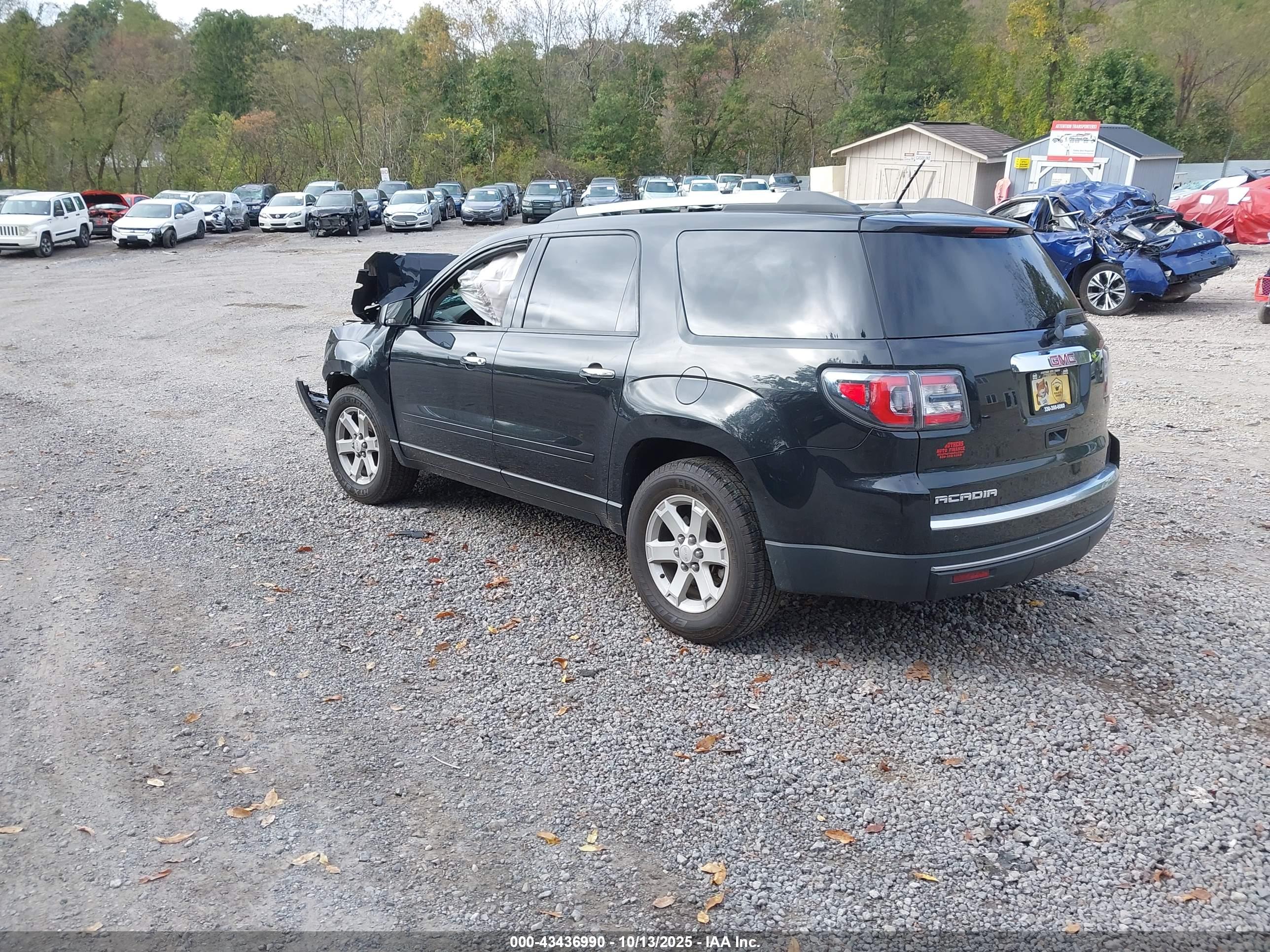 GMC ACADIA image 3