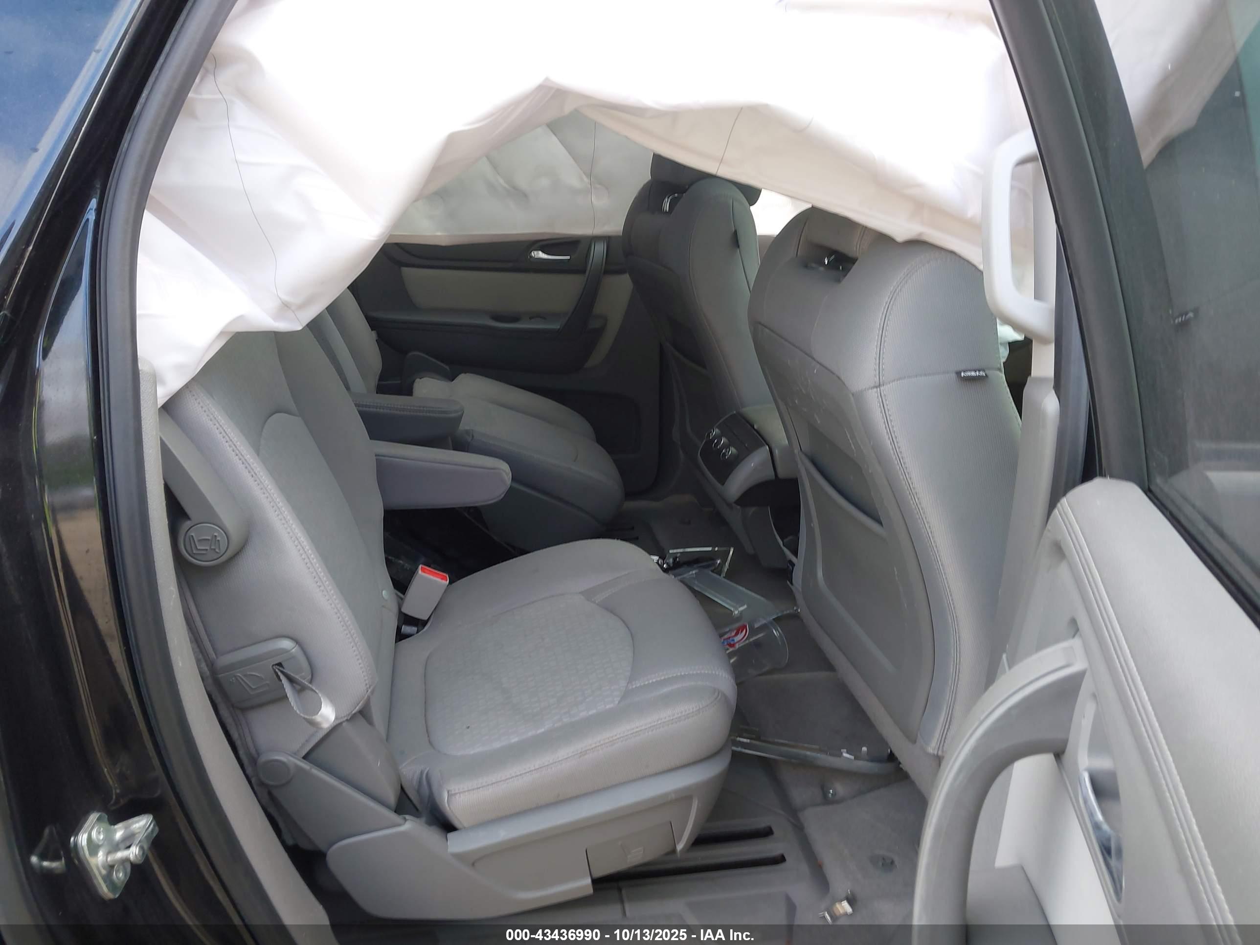 GMC ACADIA image 8