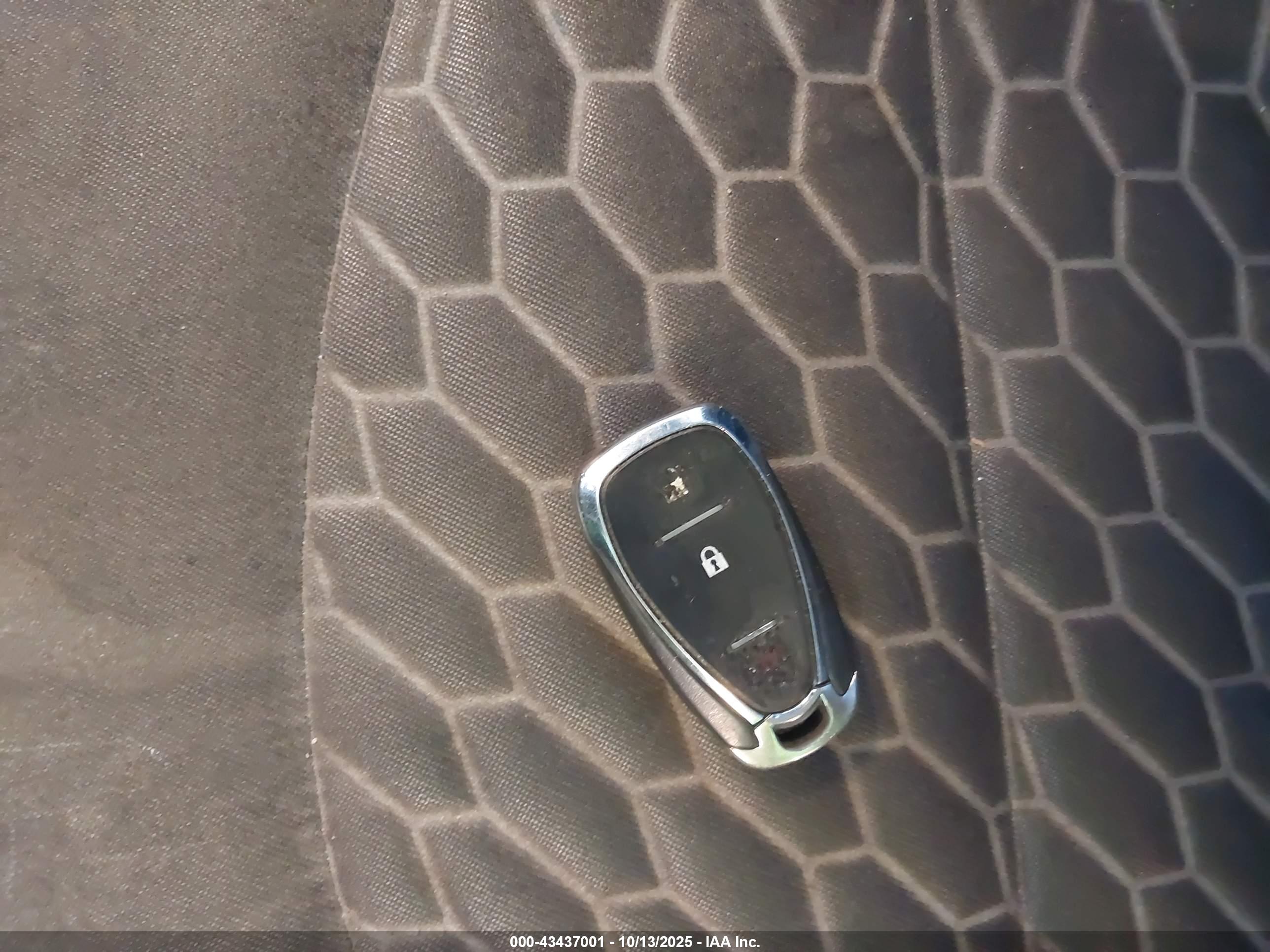 CHEVROLET EQUINOX image 11