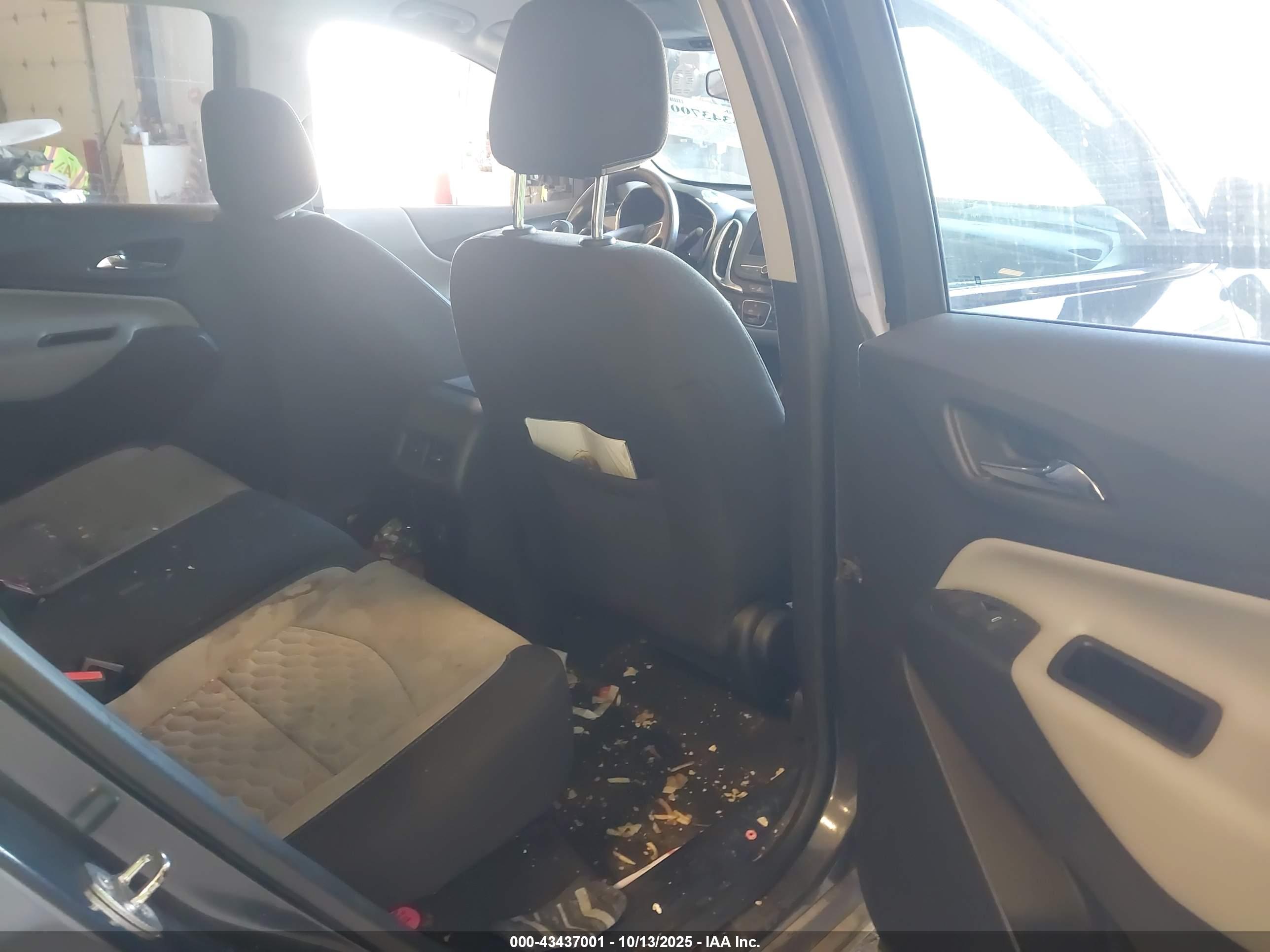 CHEVROLET EQUINOX image 8