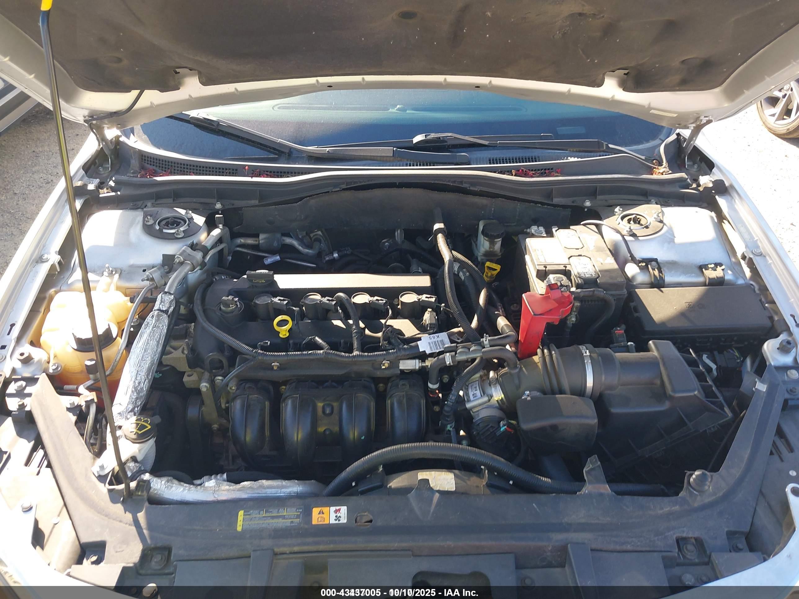 FORD FUSION image 10