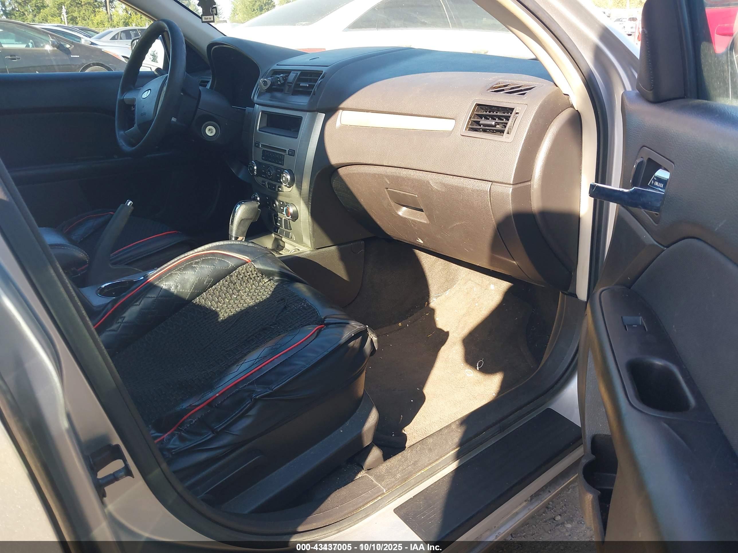 FORD FUSION image 5
