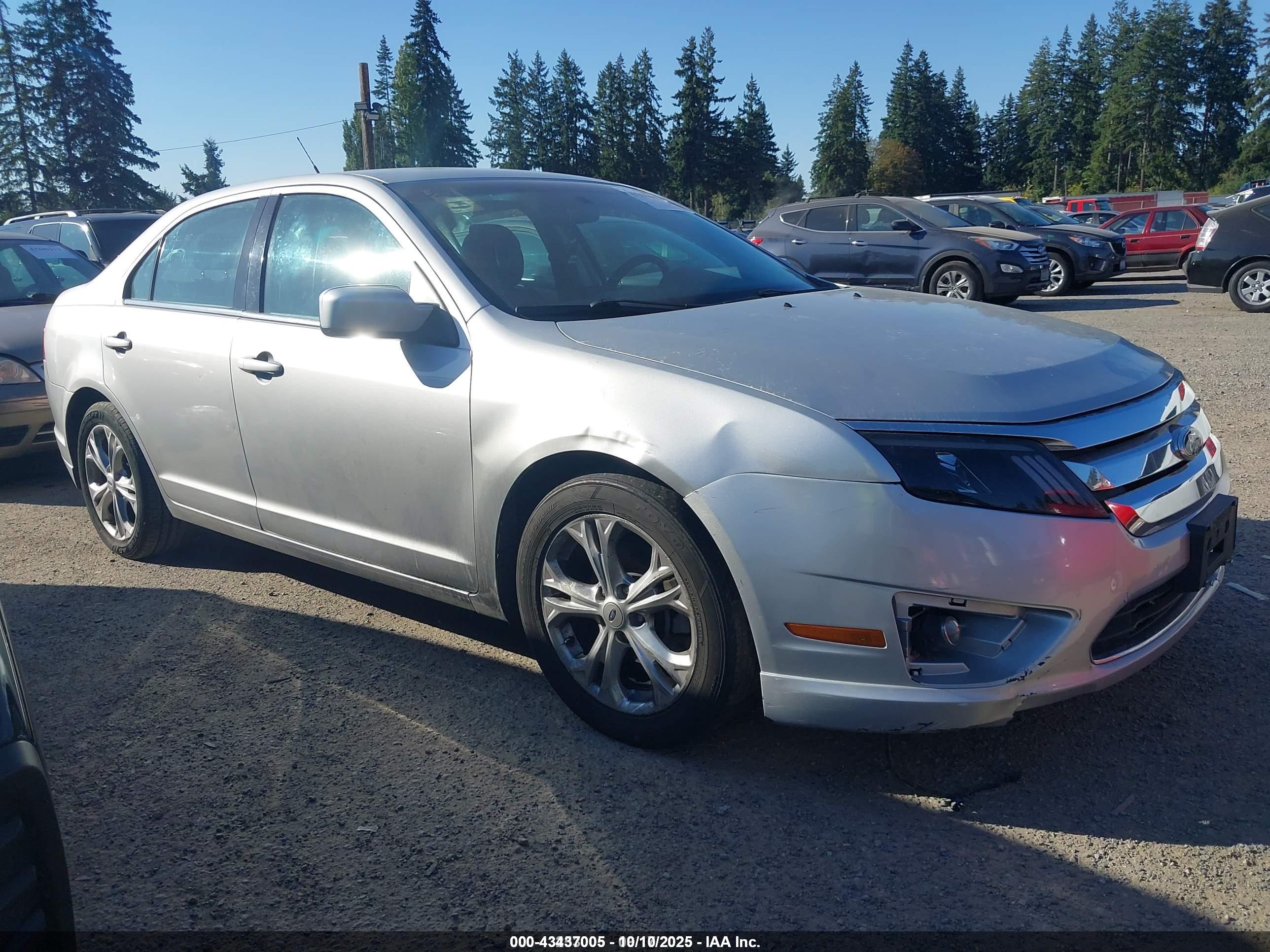 FORD FUSION image 6