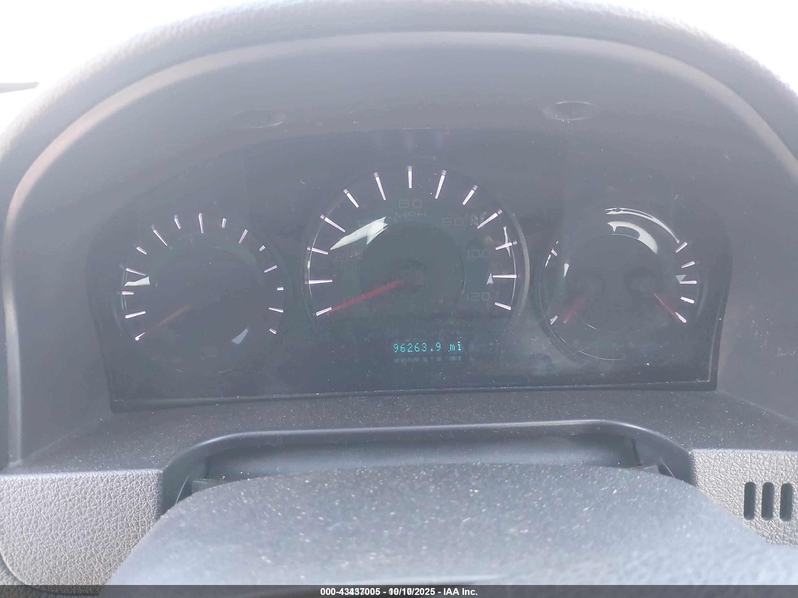 FORD FUSION image 7