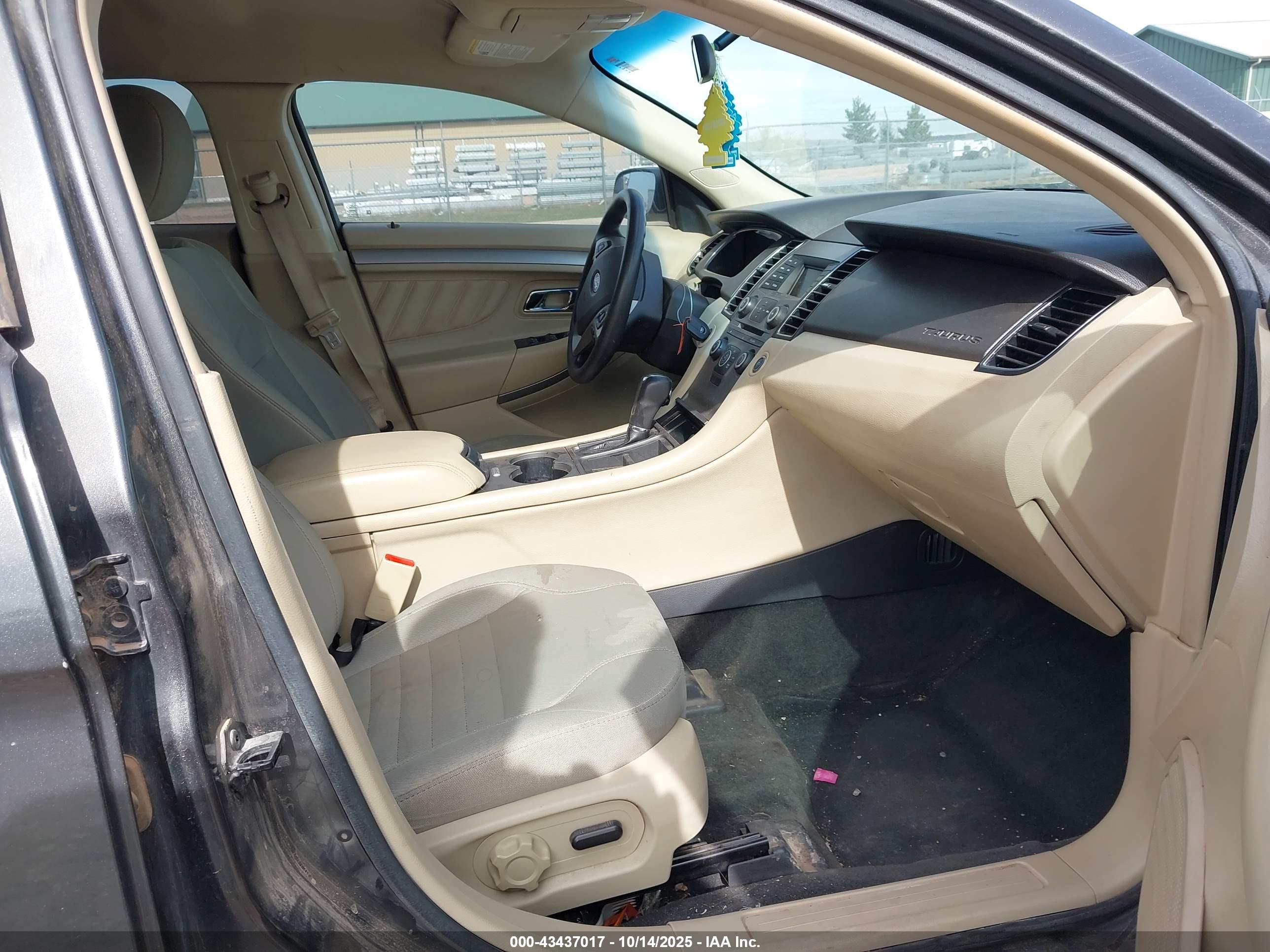 FORD TAURUS image 5