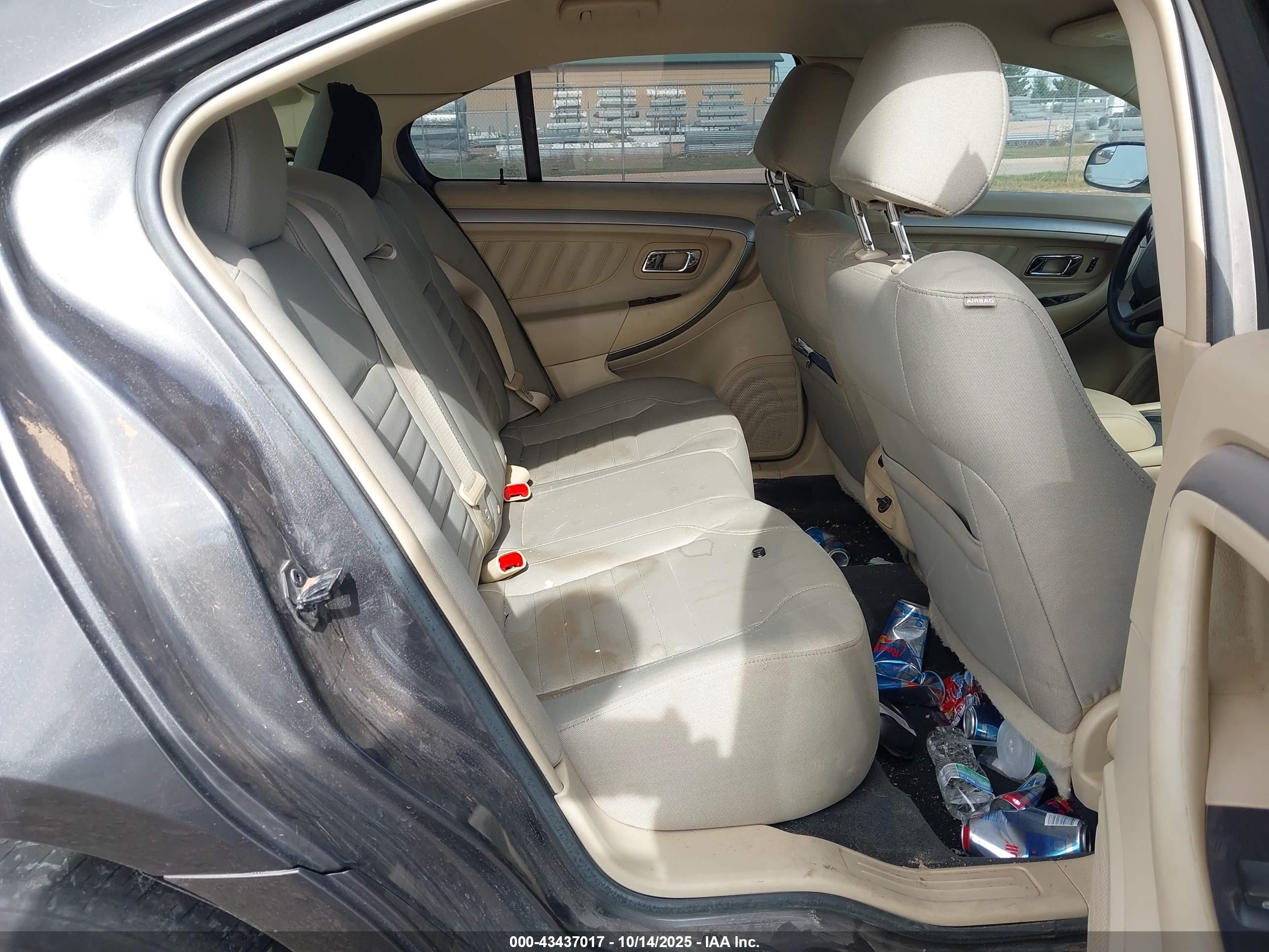 FORD TAURUS image 8