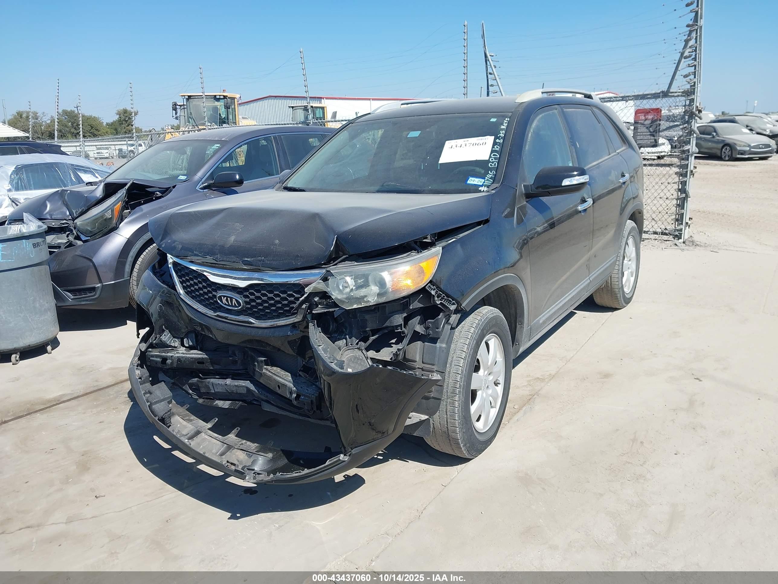 KIA SORENTO image 2