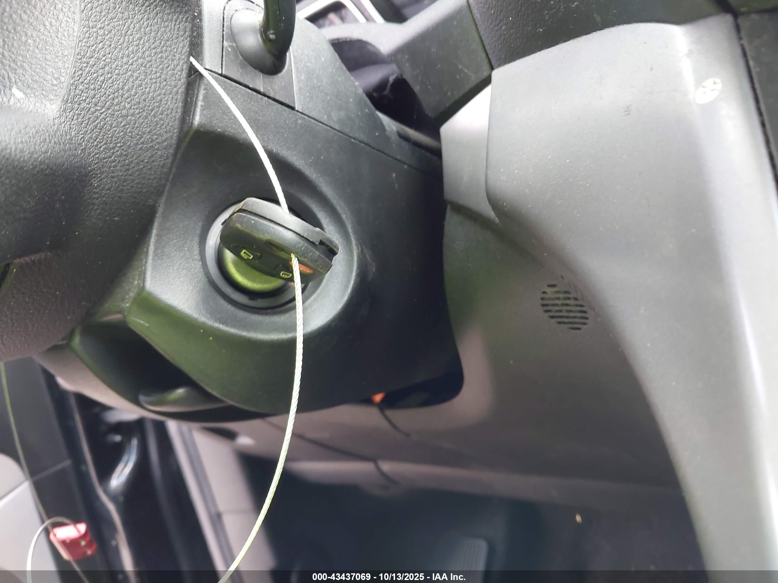FORD ESCAPE image 11