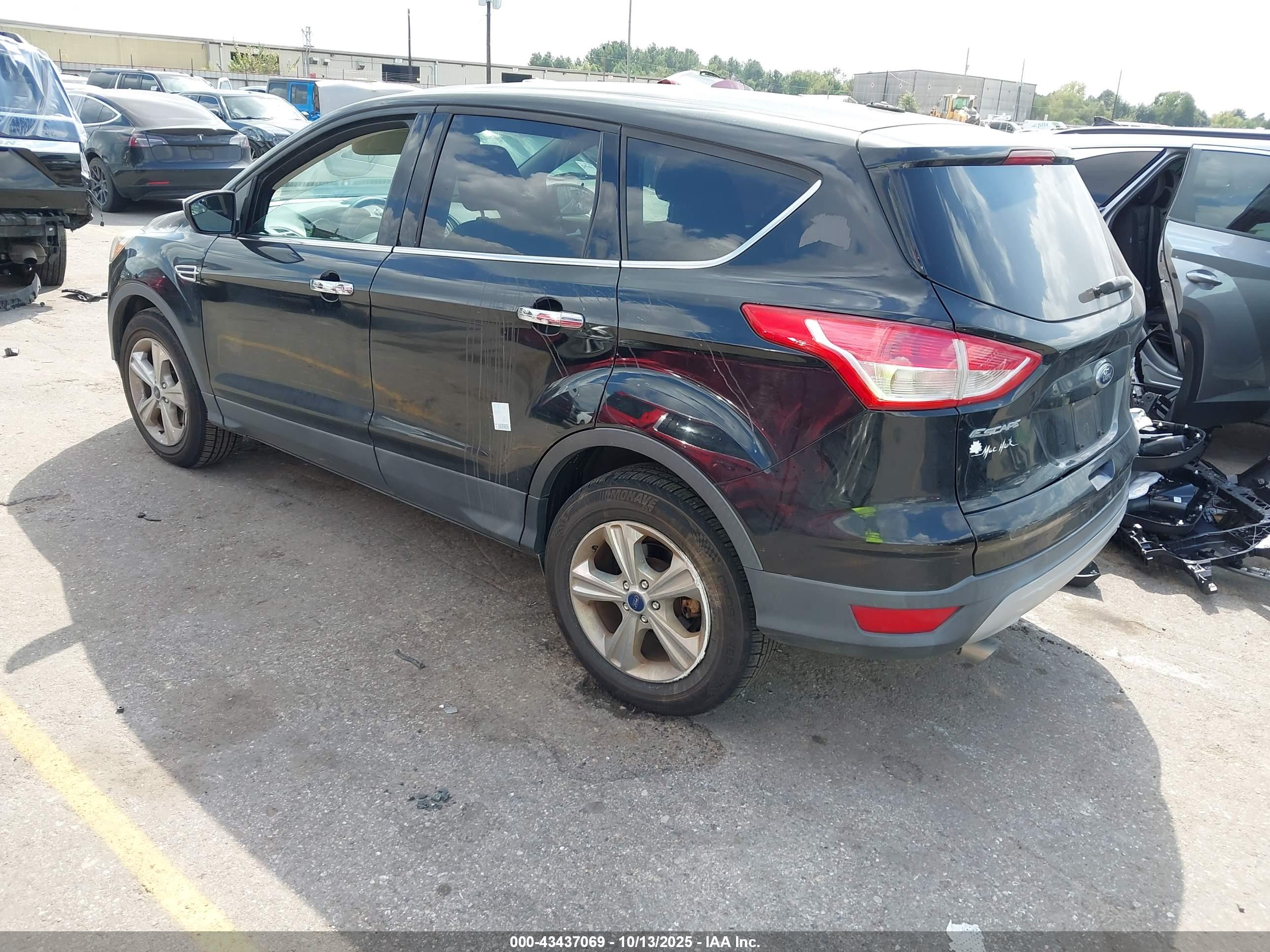 FORD ESCAPE image 3
