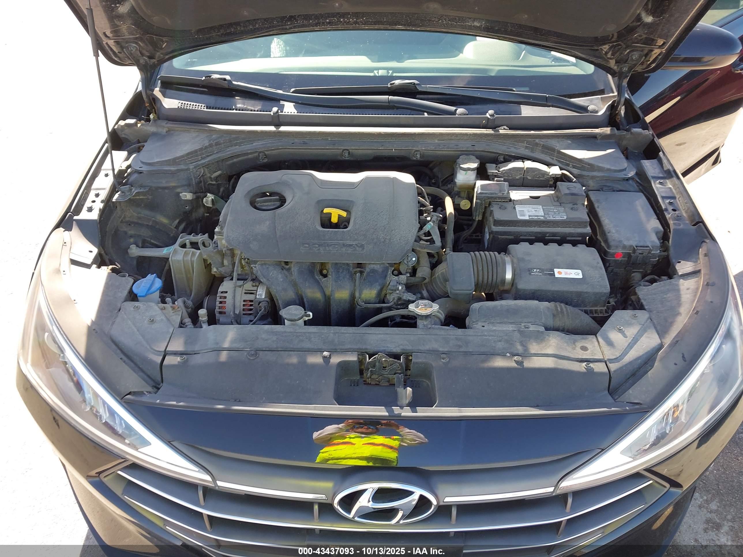 HYUNDAI ELANTRA image 10