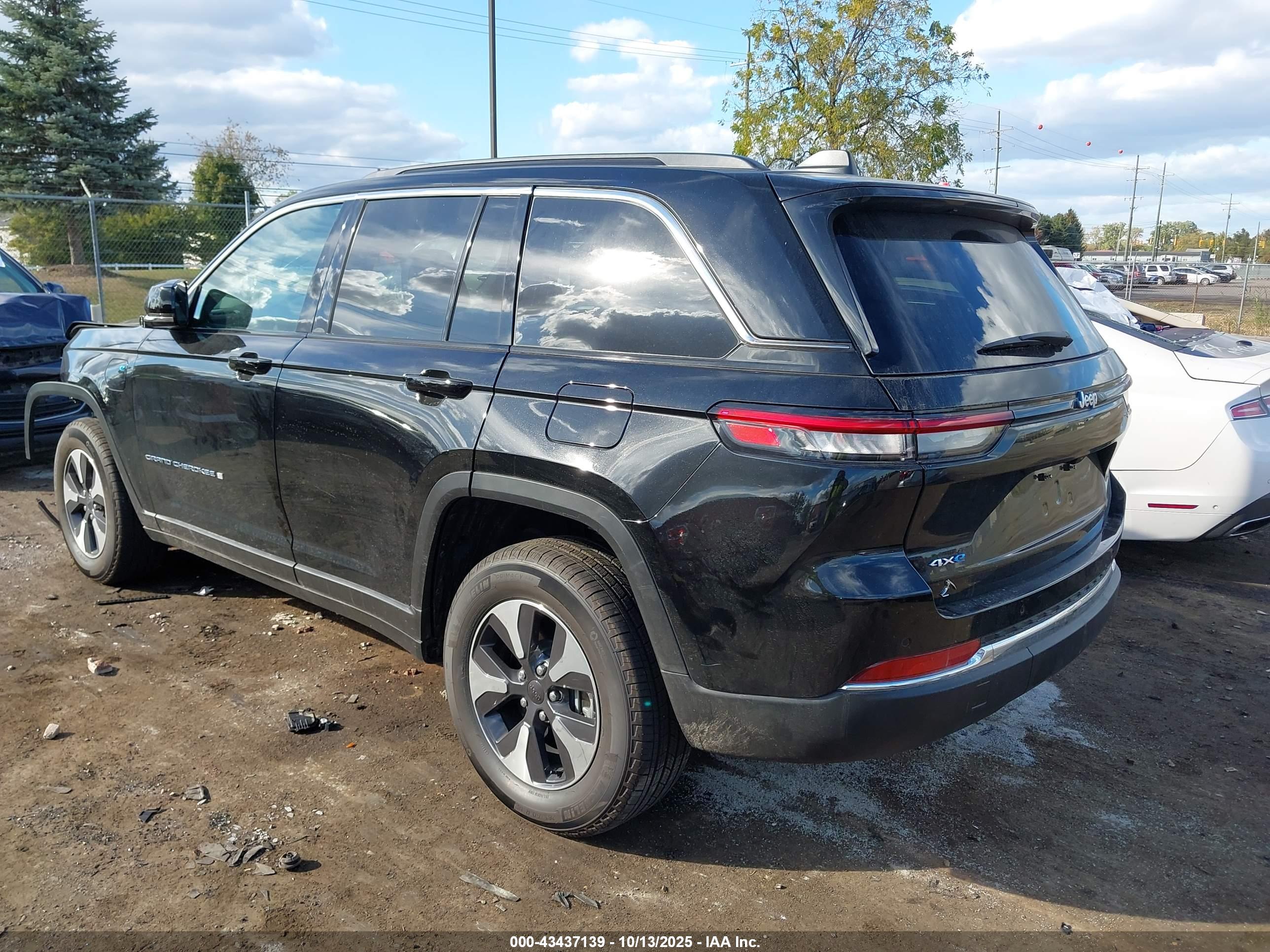 JEEP GRAND image 3