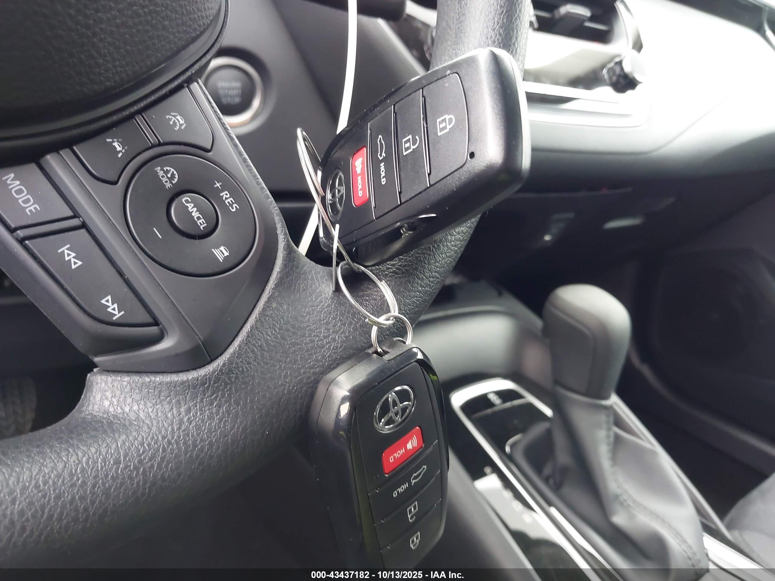 TOYOTA COROLLA image 11