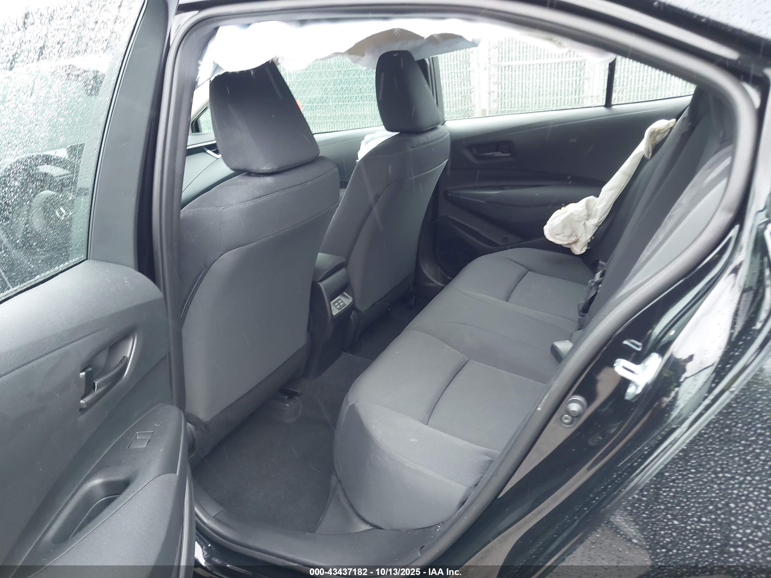 TOYOTA COROLLA image 8