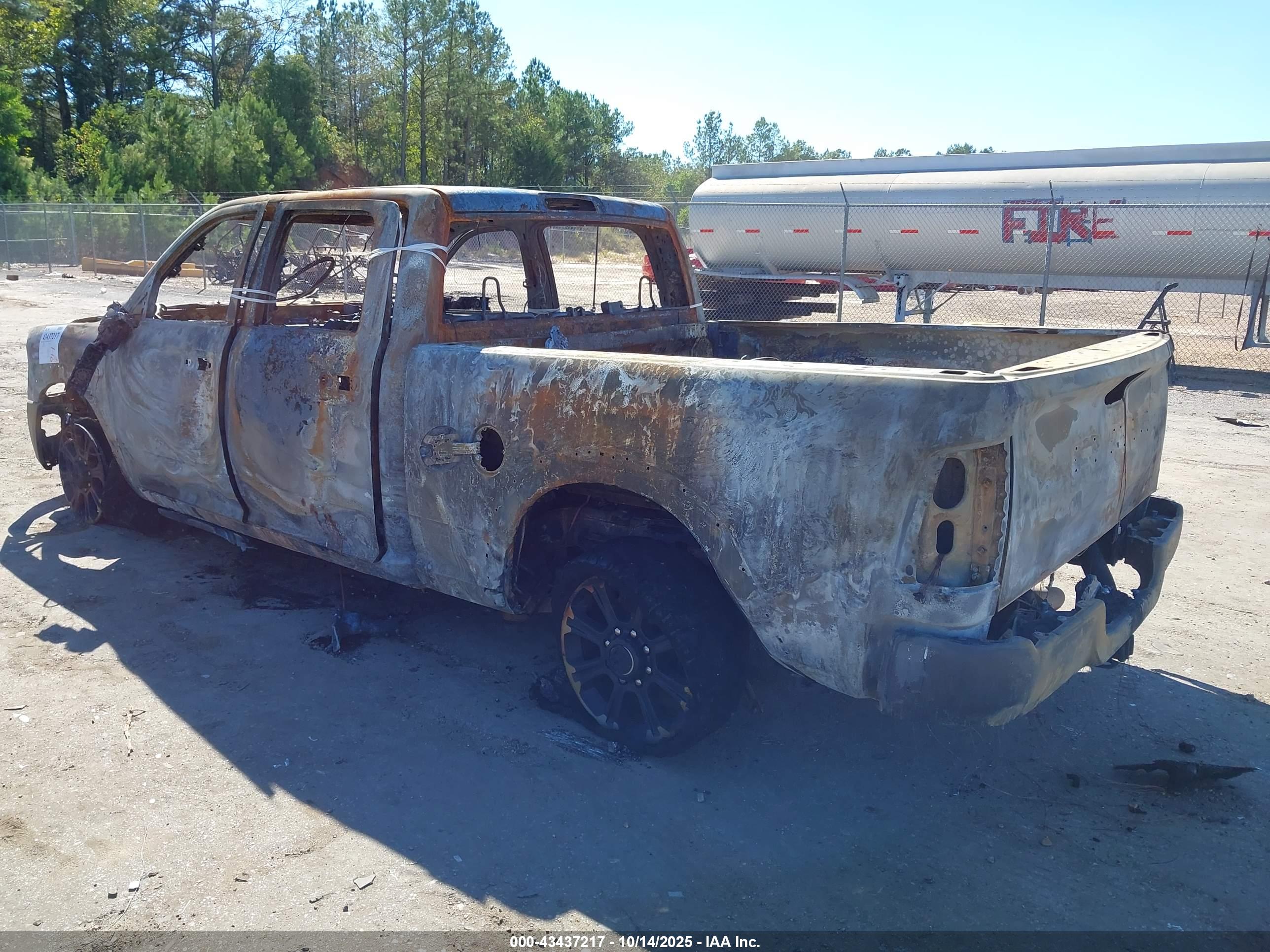 RAM 2500 image 3