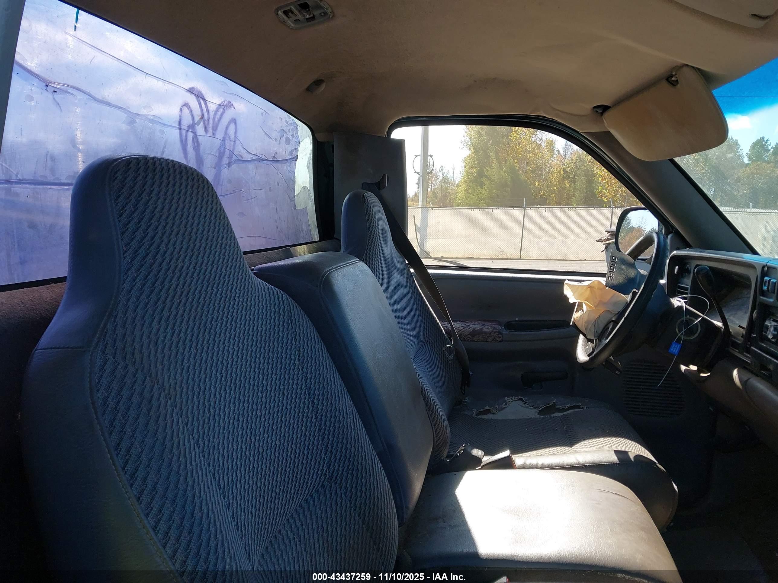 DODGE RAM image 8