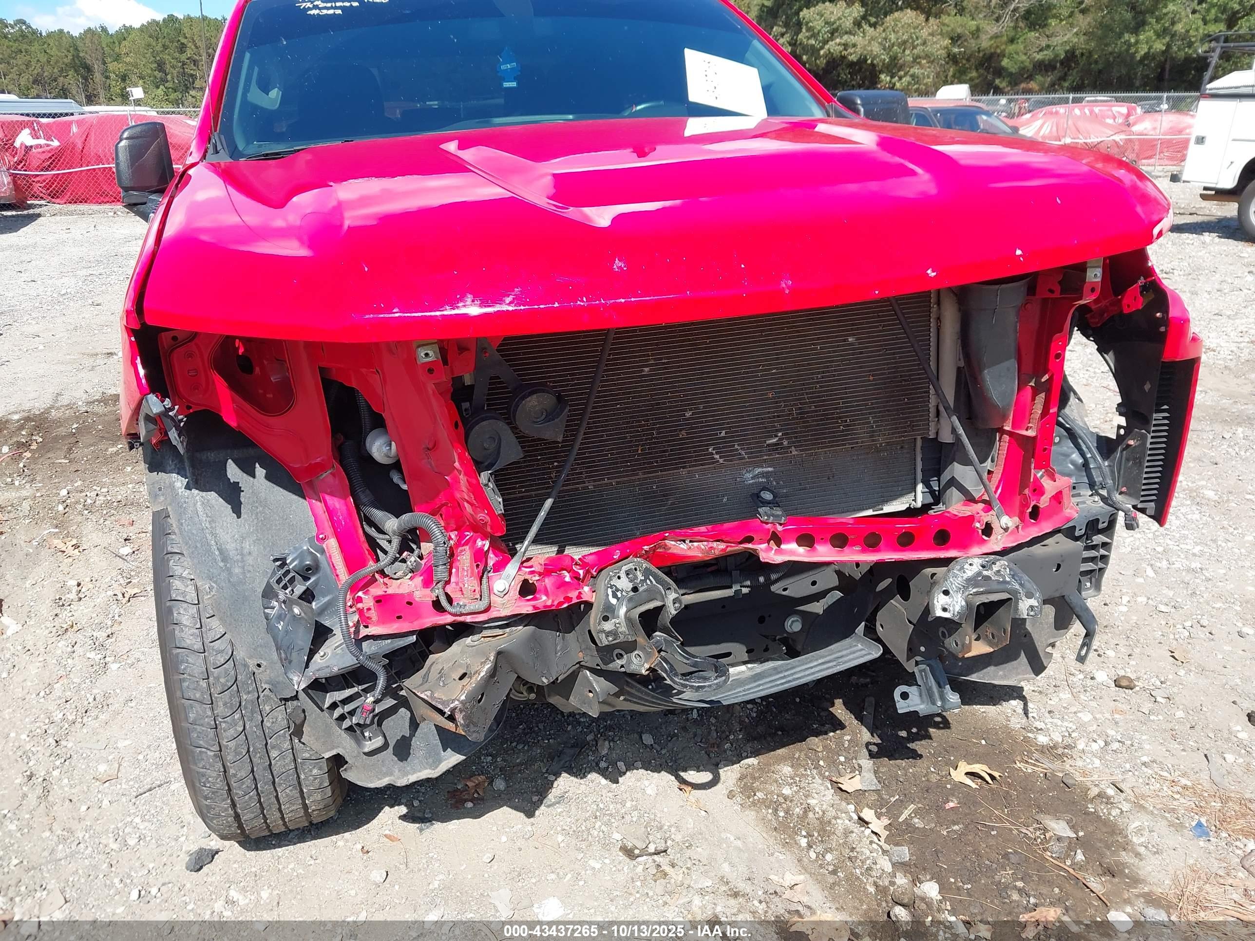 CHEVROLET SILVERADO image 6