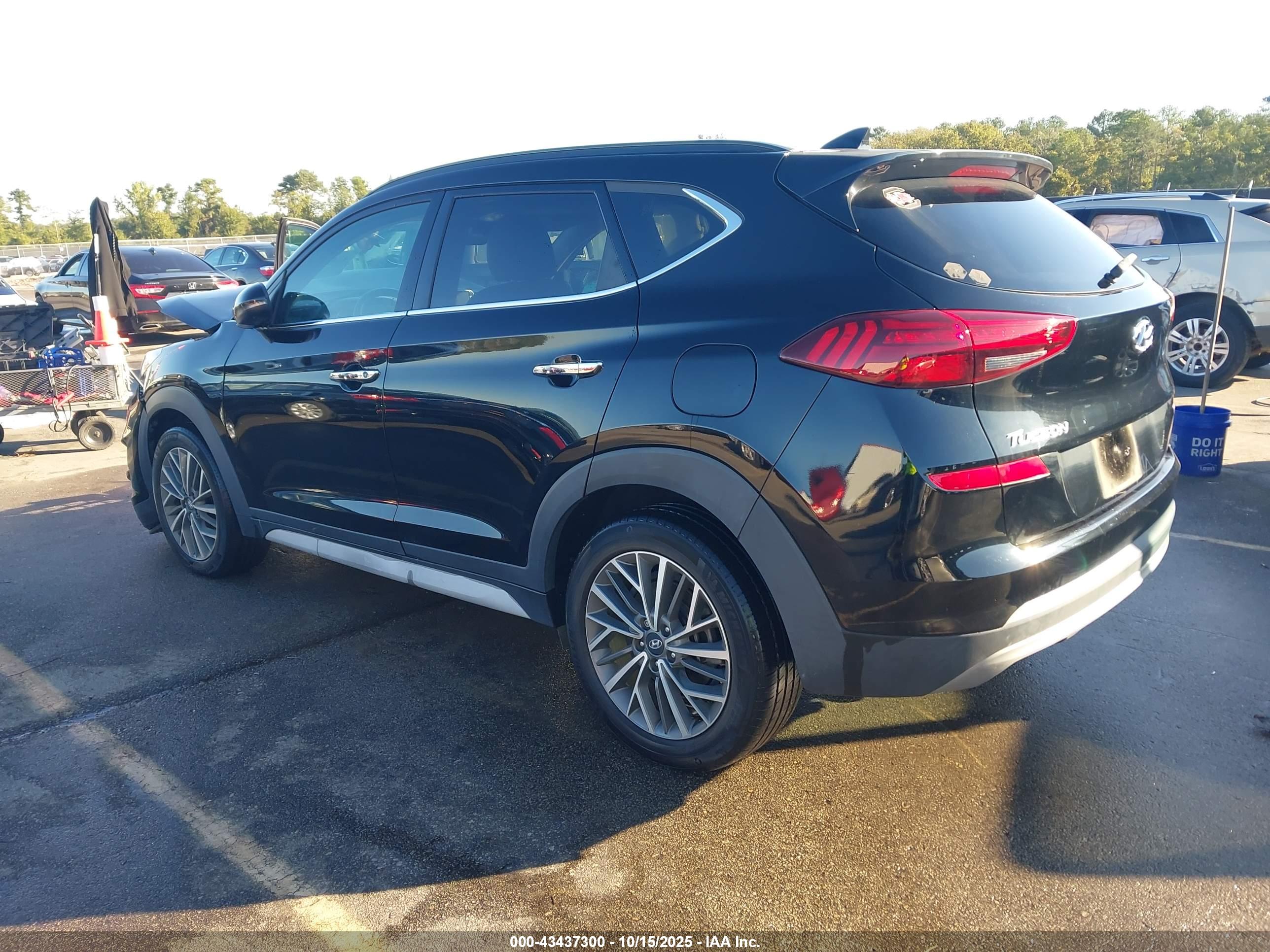 HYUNDAI TUCSON image 3