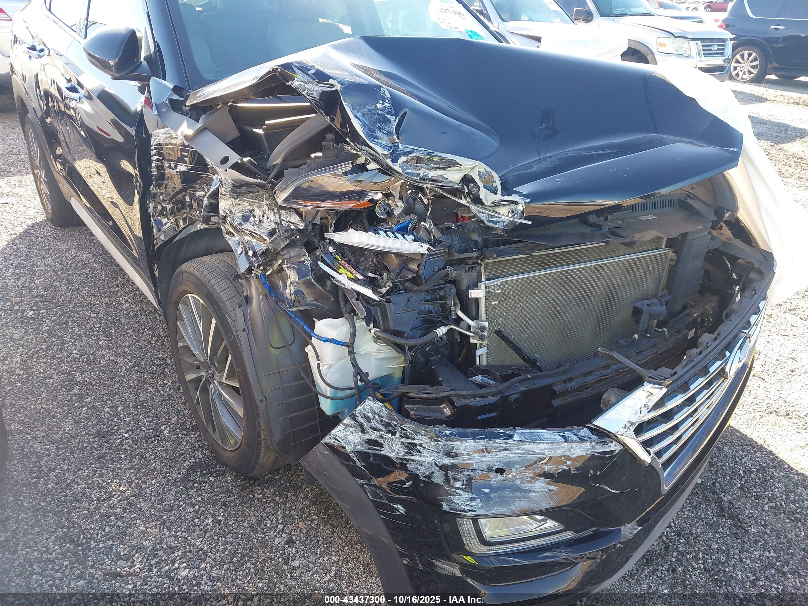 HYUNDAI TUCSON image 6