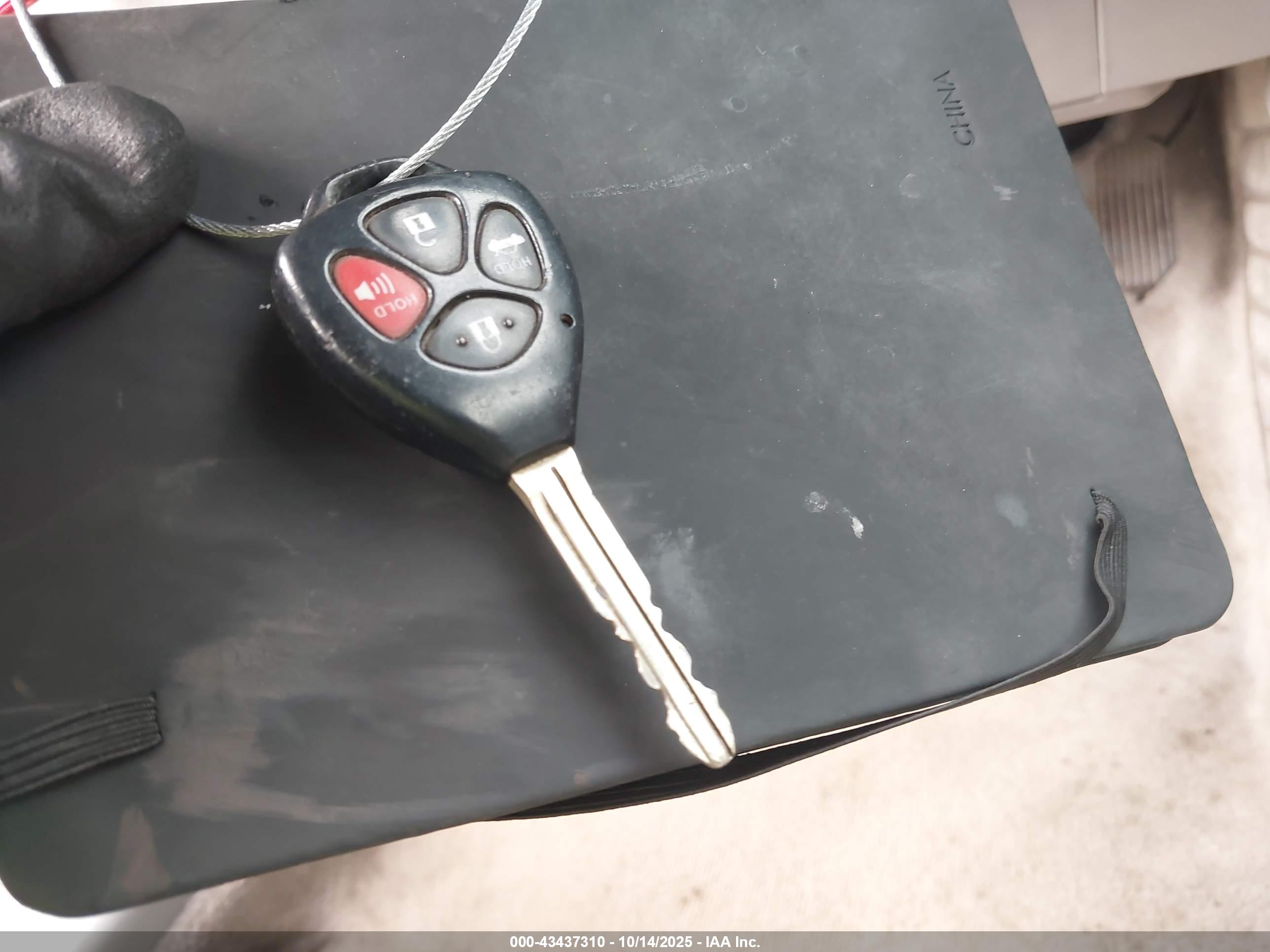 TOYOTA CAMRY image 11