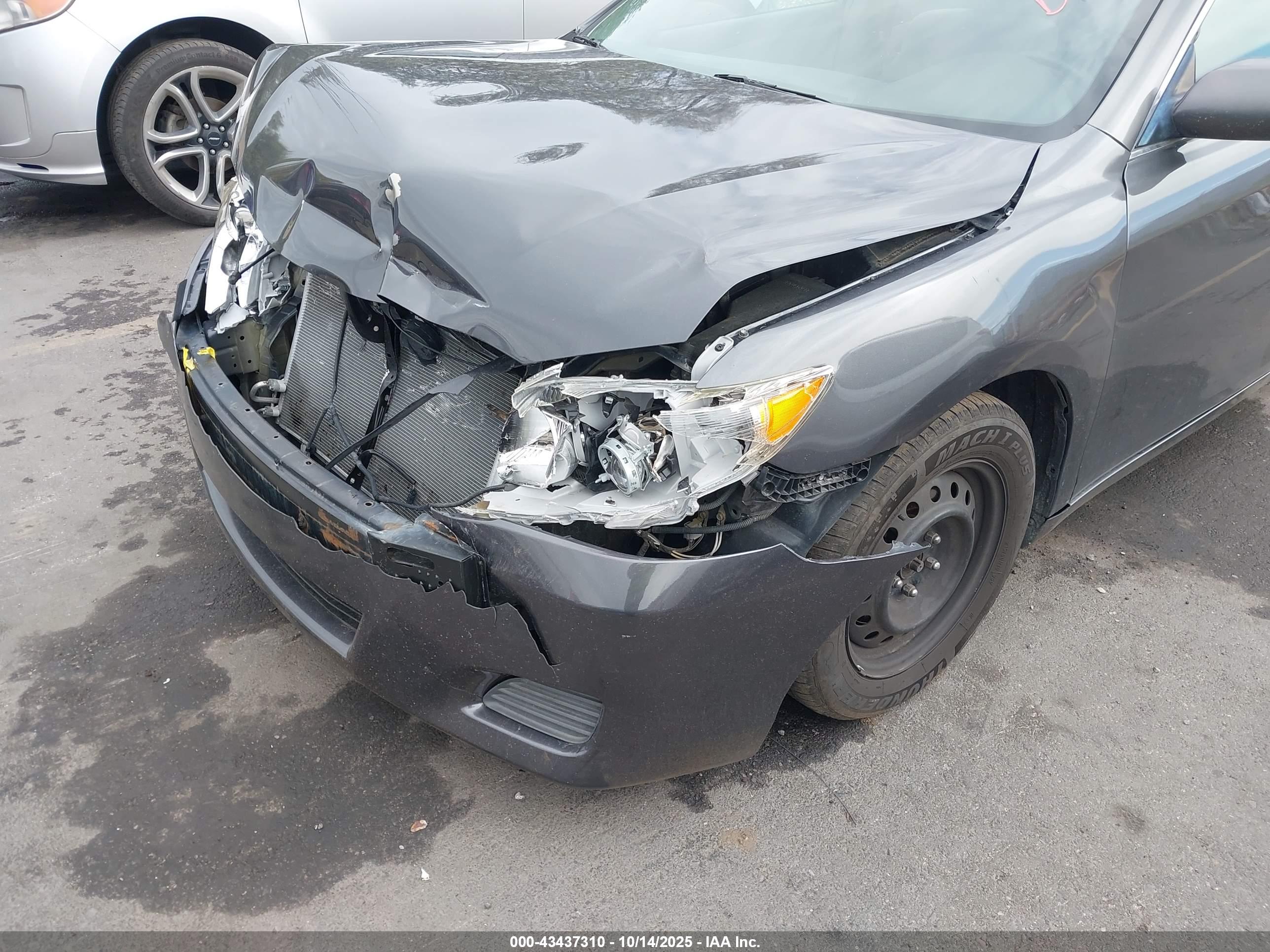 TOYOTA CAMRY image 6