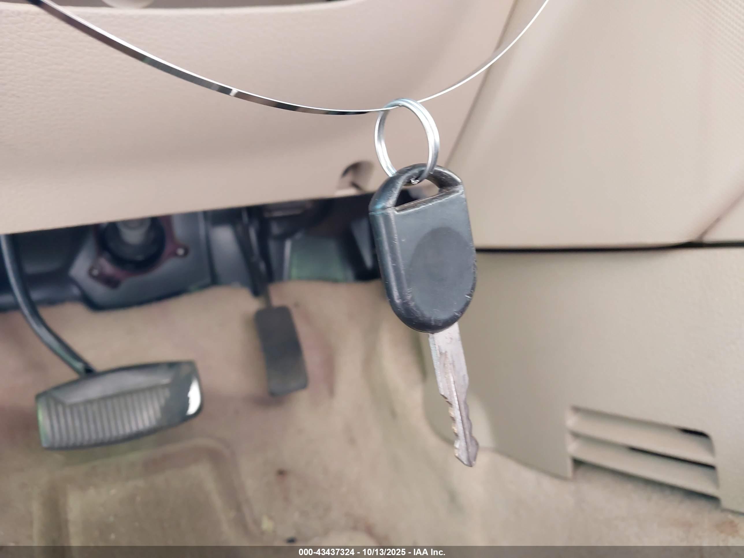 FORD EXPLORER image 11