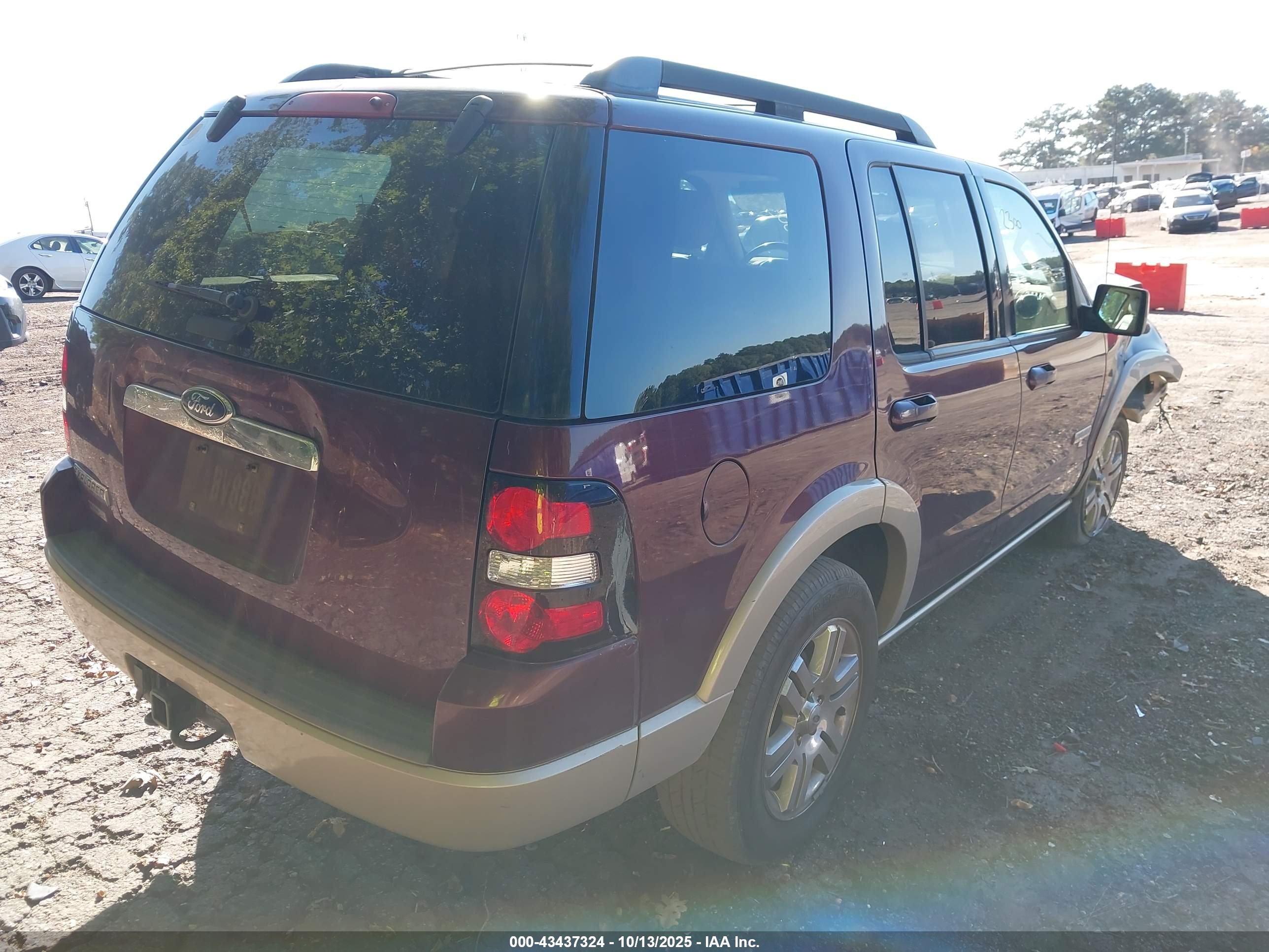 FORD EXPLORER image 4