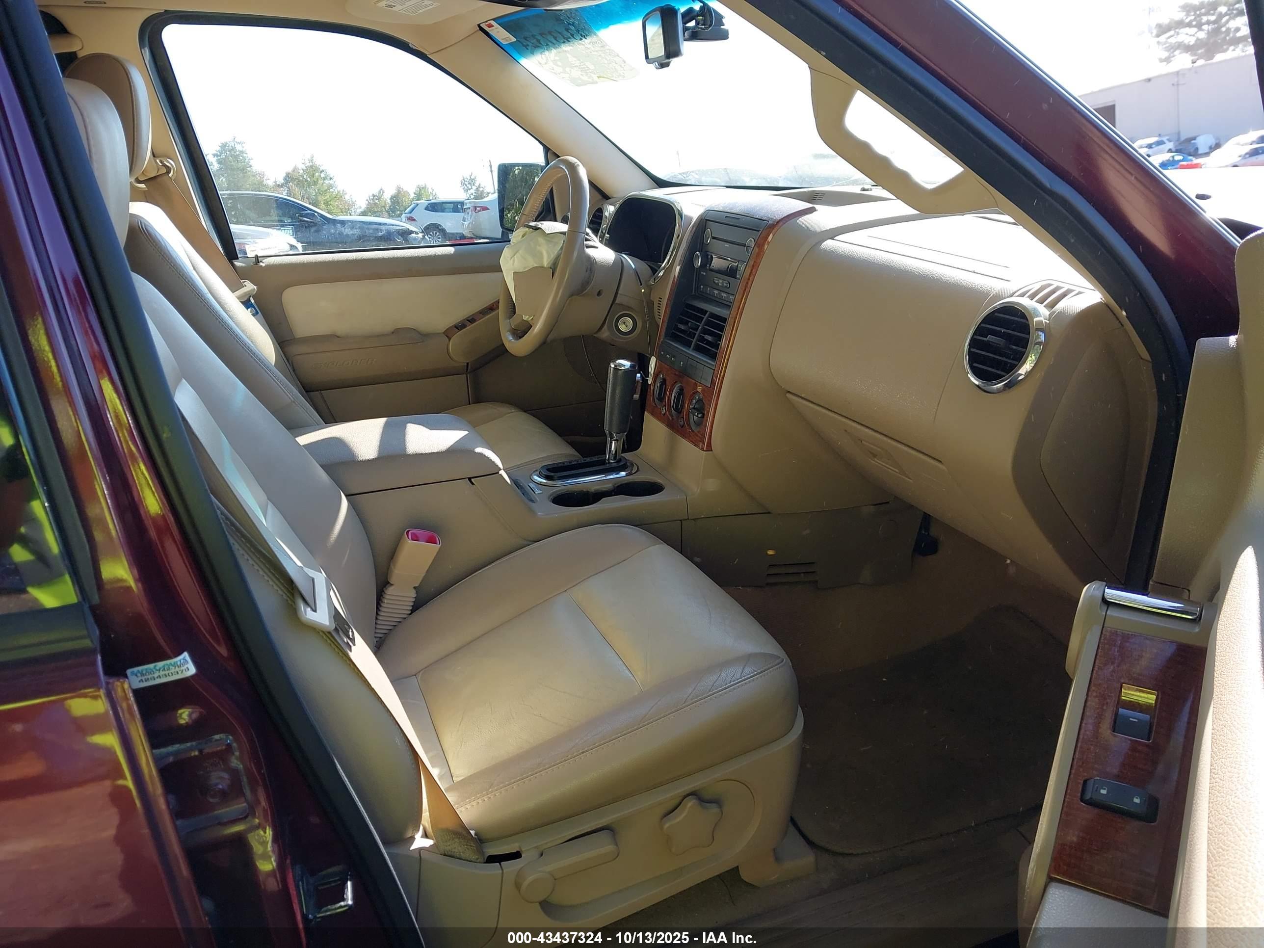 FORD EXPLORER image 5