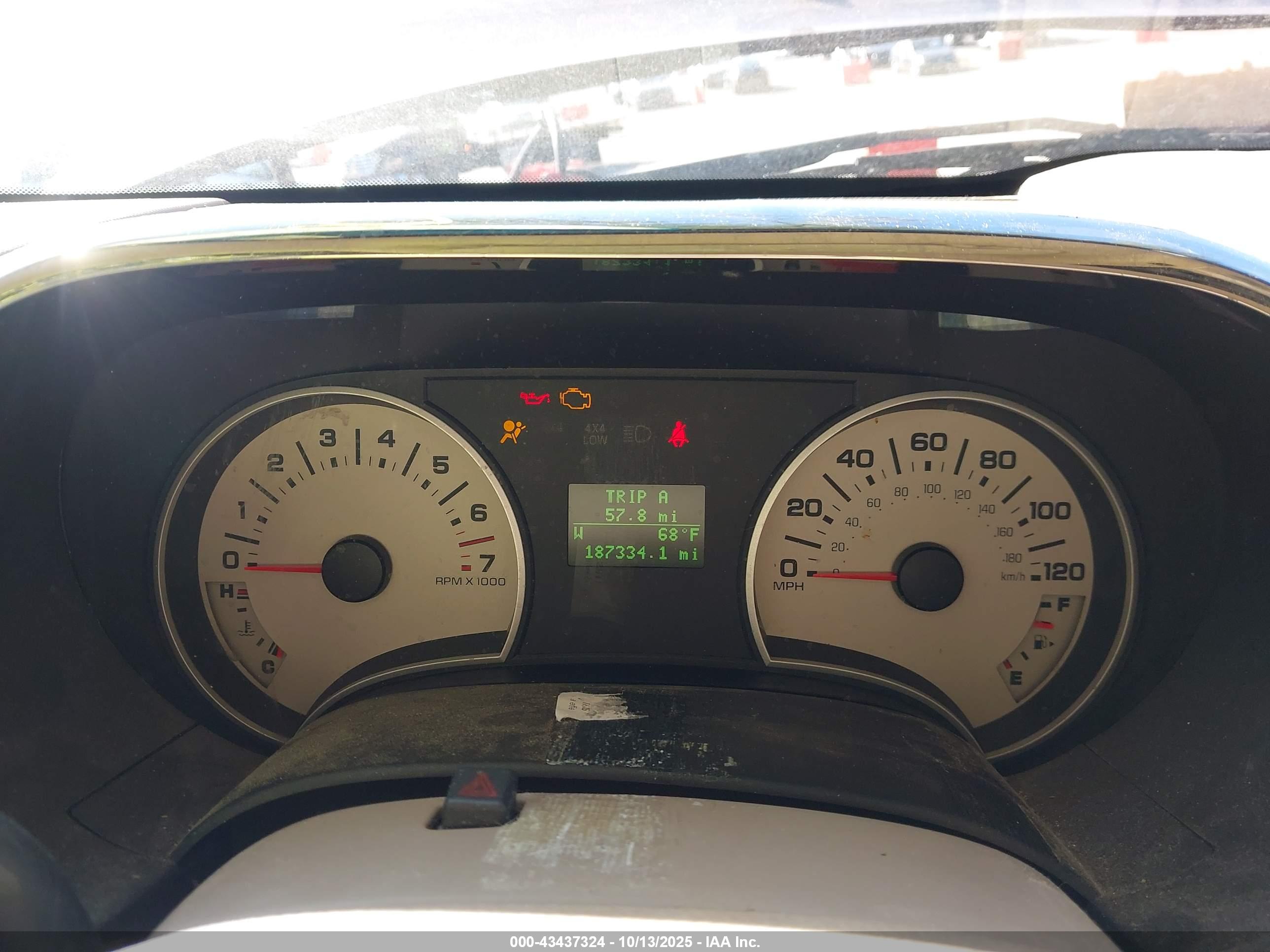 FORD EXPLORER image 7