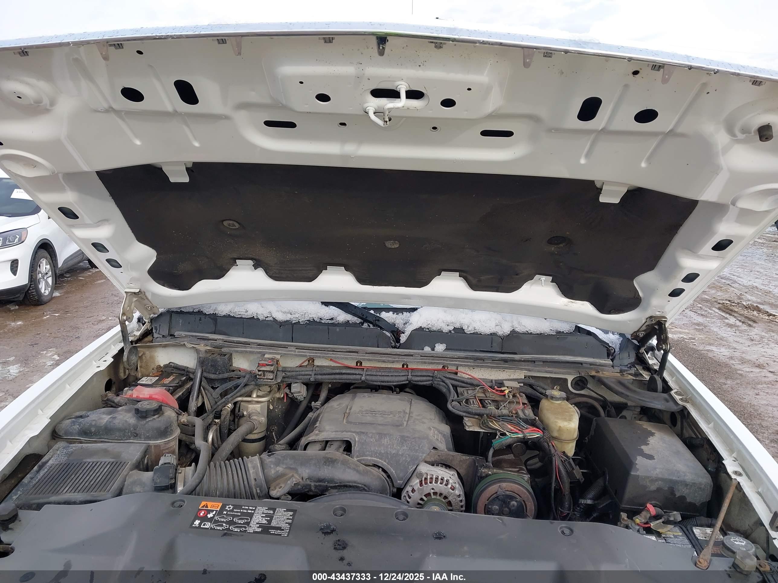 CHEVROLET SILVERADO image 10