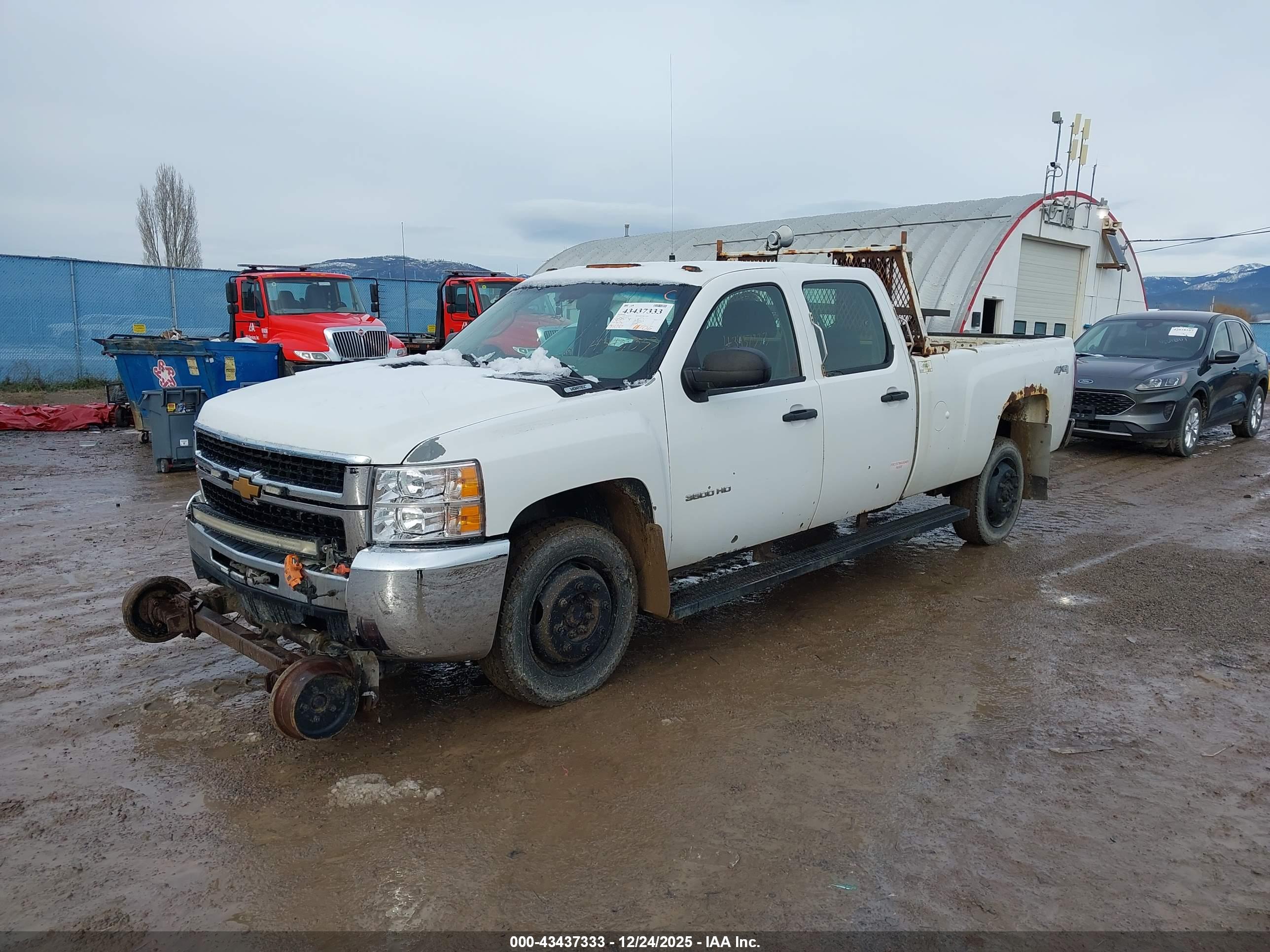CHEVROLET SILVERADO image 2