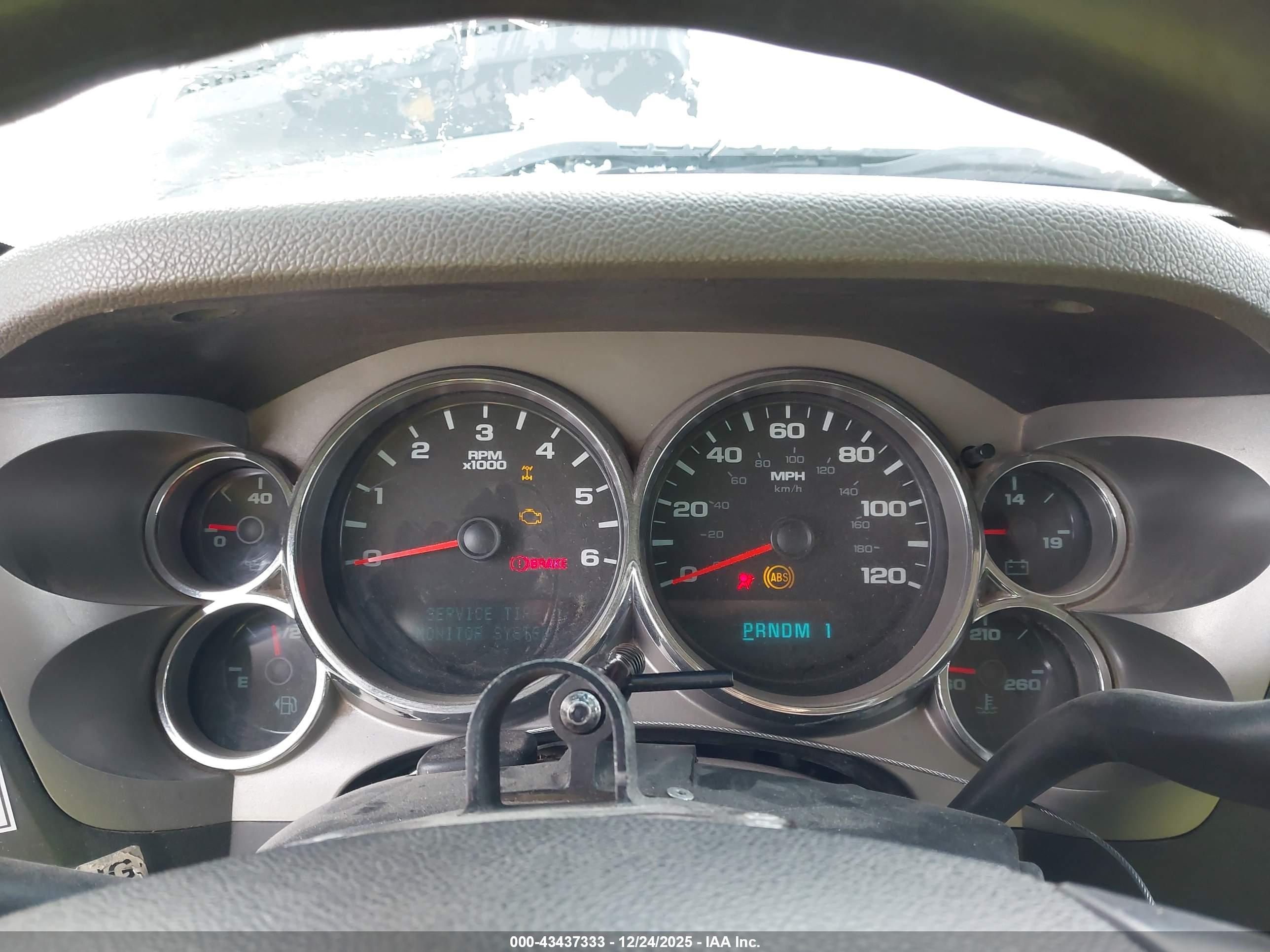 CHEVROLET SILVERADO image 7