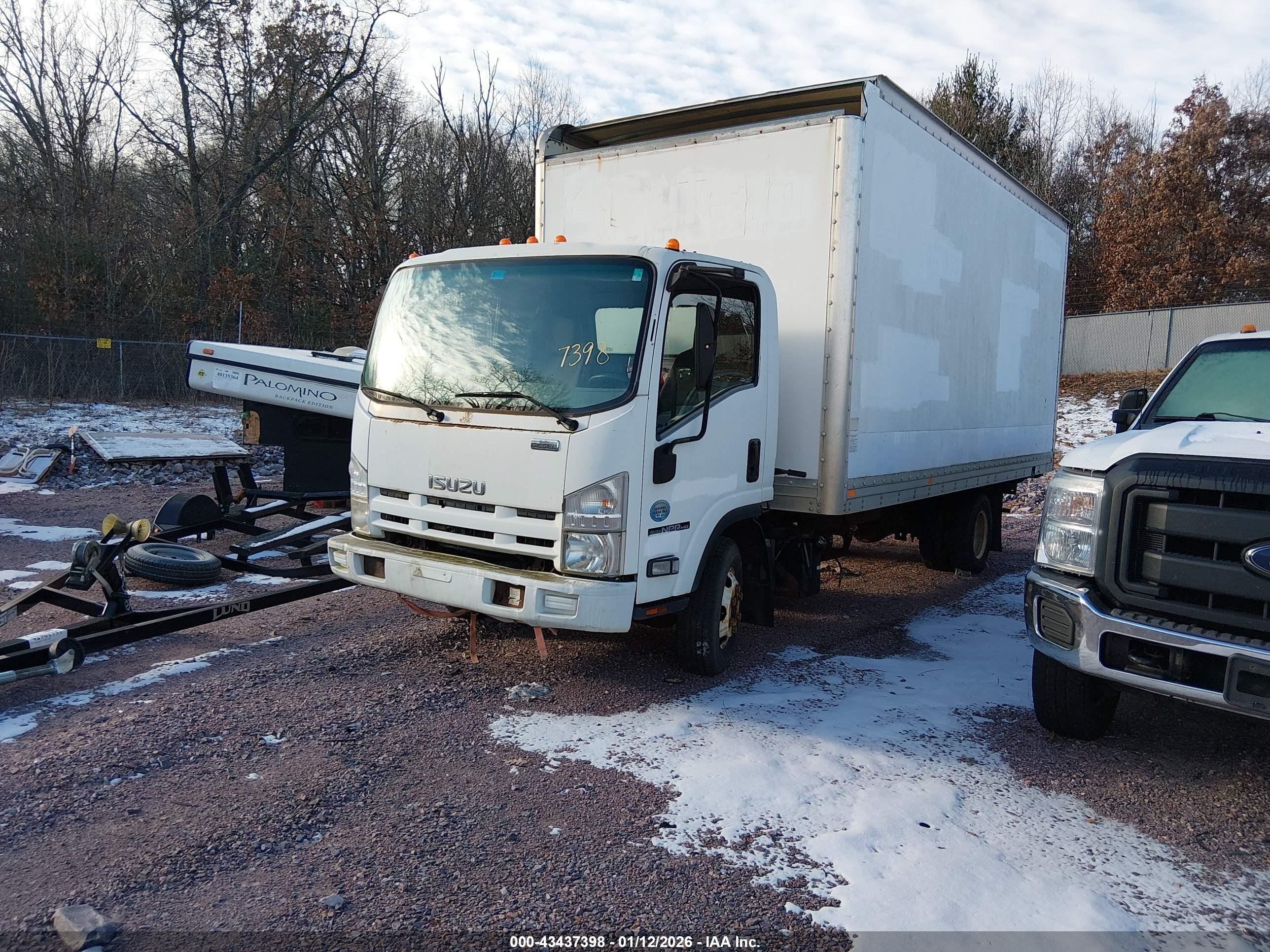 ISUZU NPR image 2