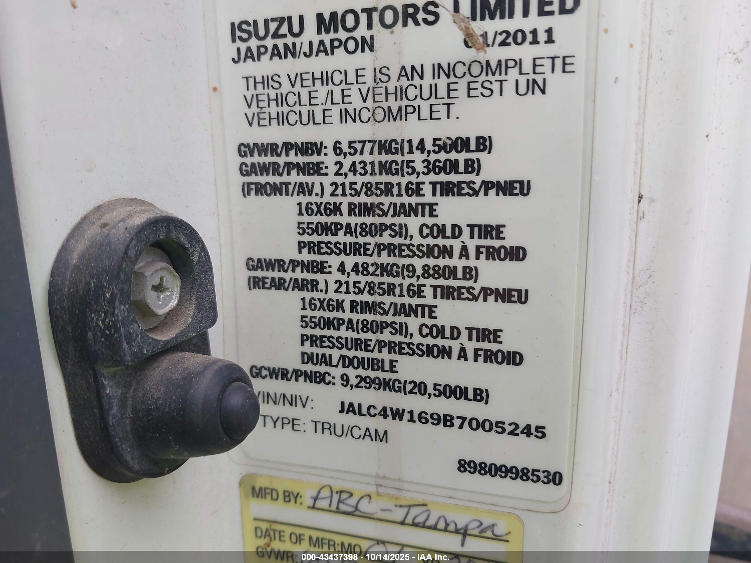 ISUZU NPR image 9