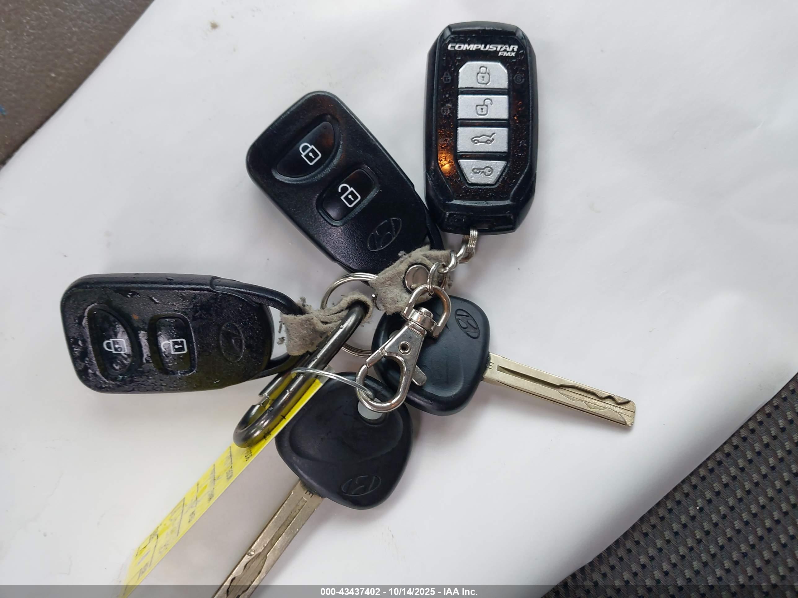 HYUNDAI TUCSON image 11