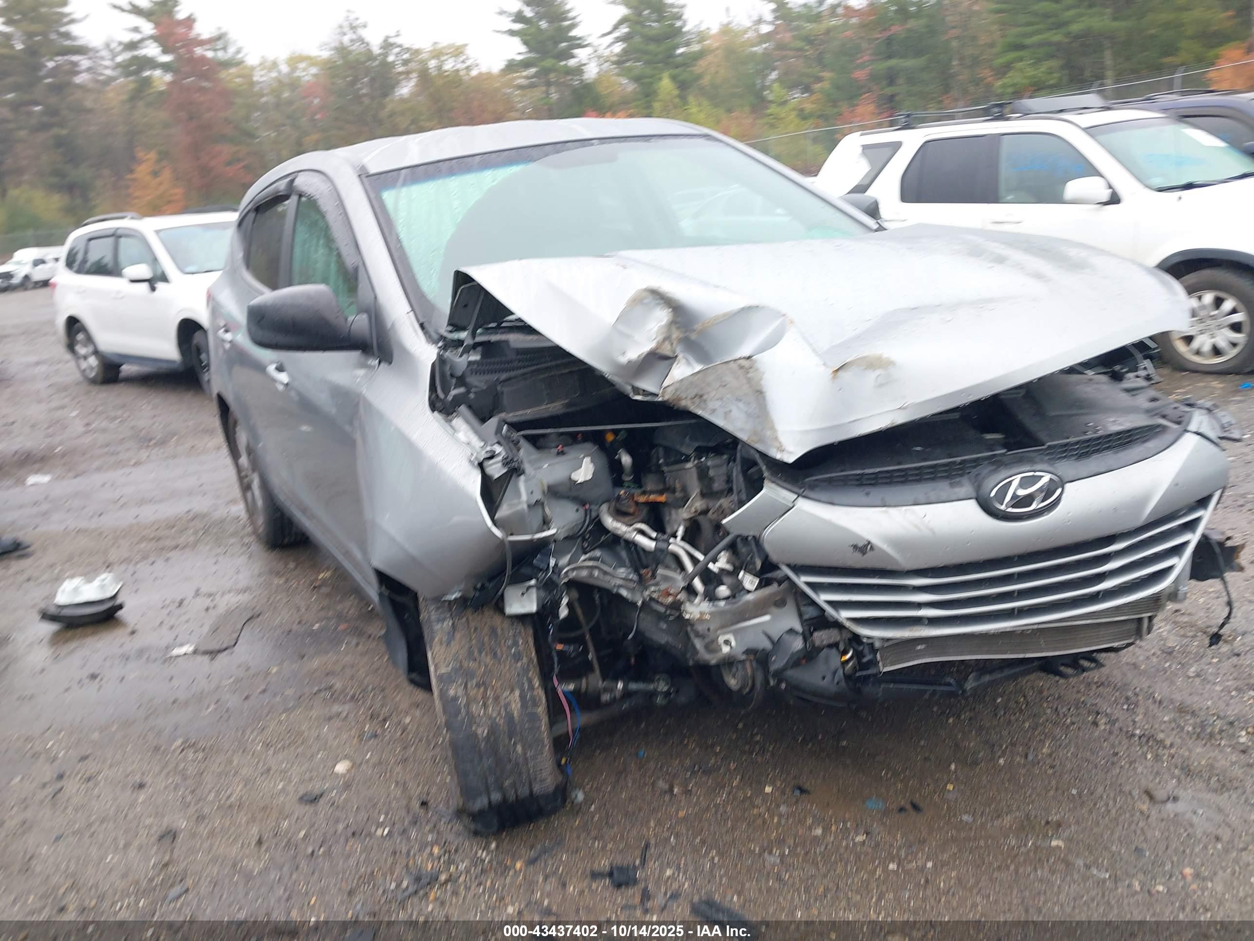 HYUNDAI TUCSON image 6