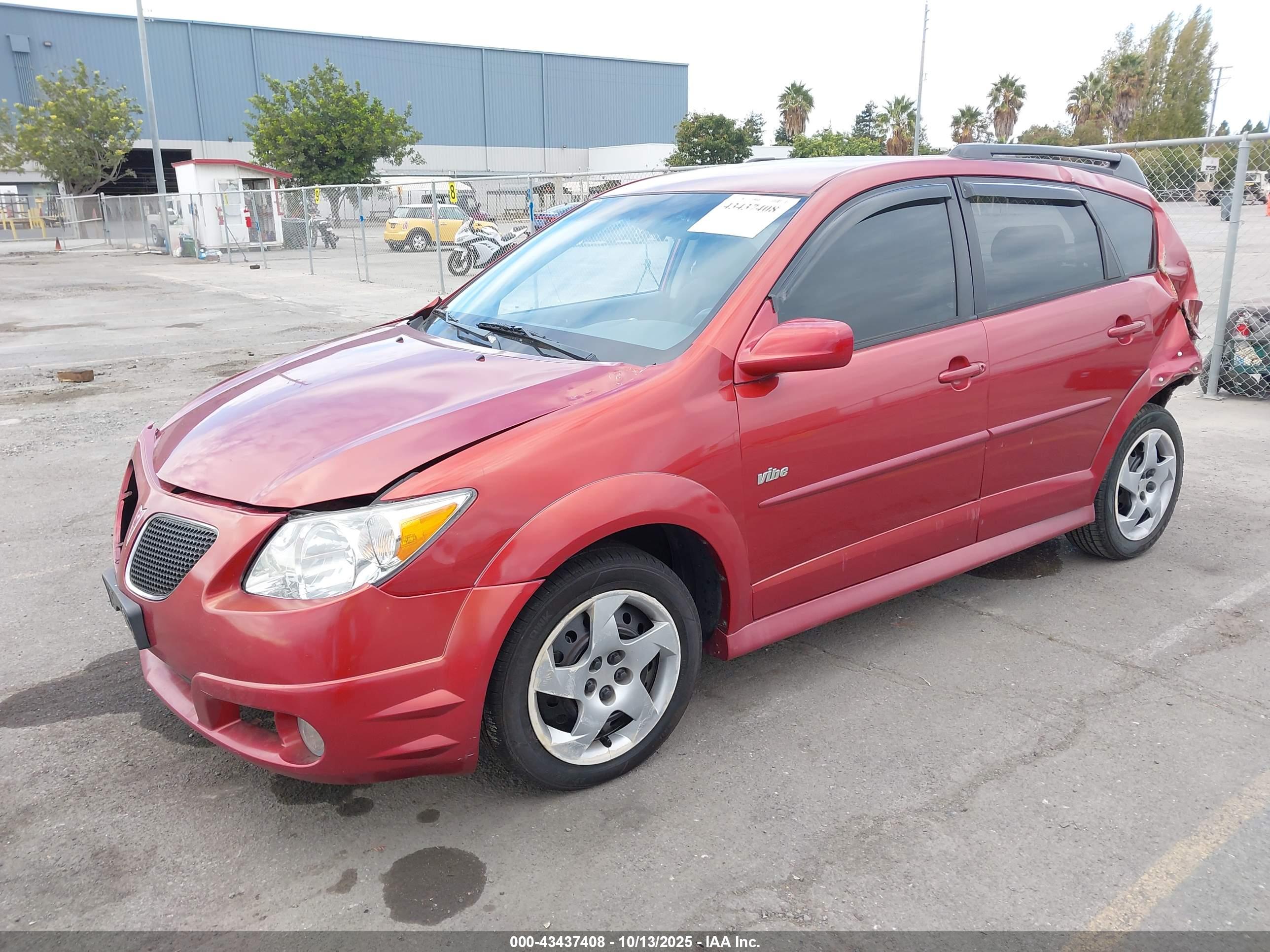 PONTIAC VIBE image 2