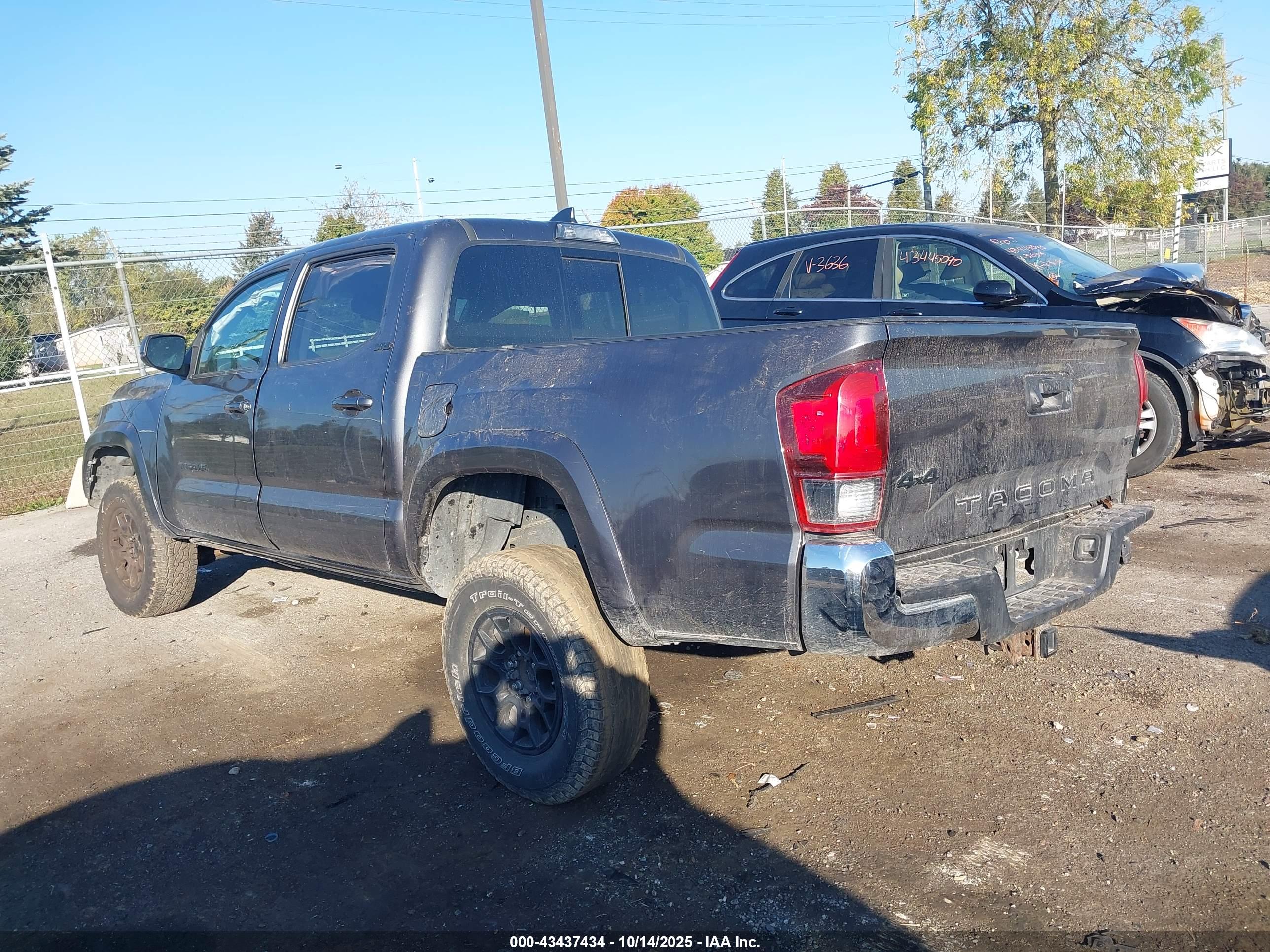 TOYOTA TACOMA image 3