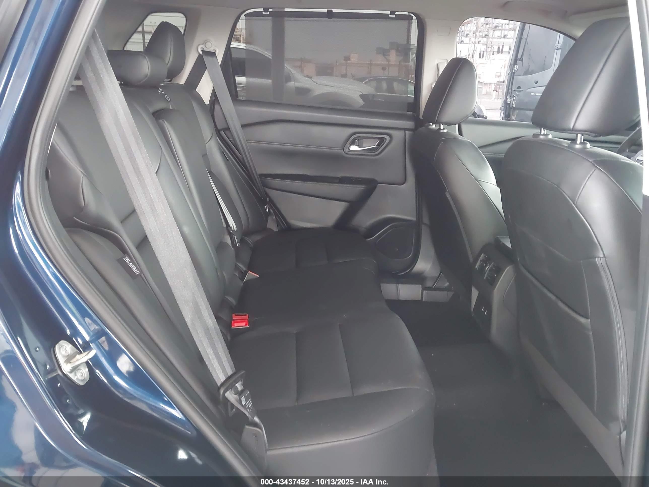 NISSAN ROGUE image 8