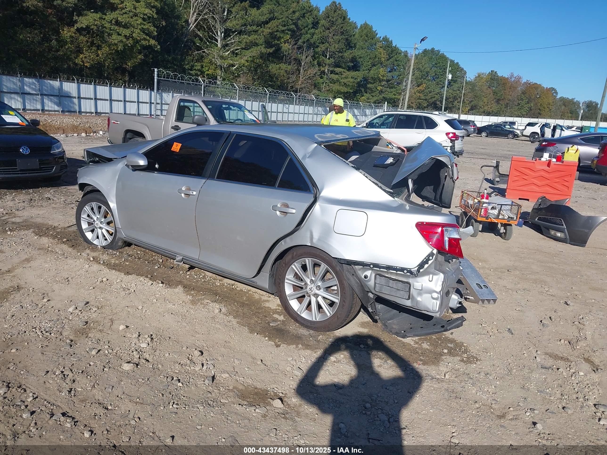 TOYOTA CAMRY image 3