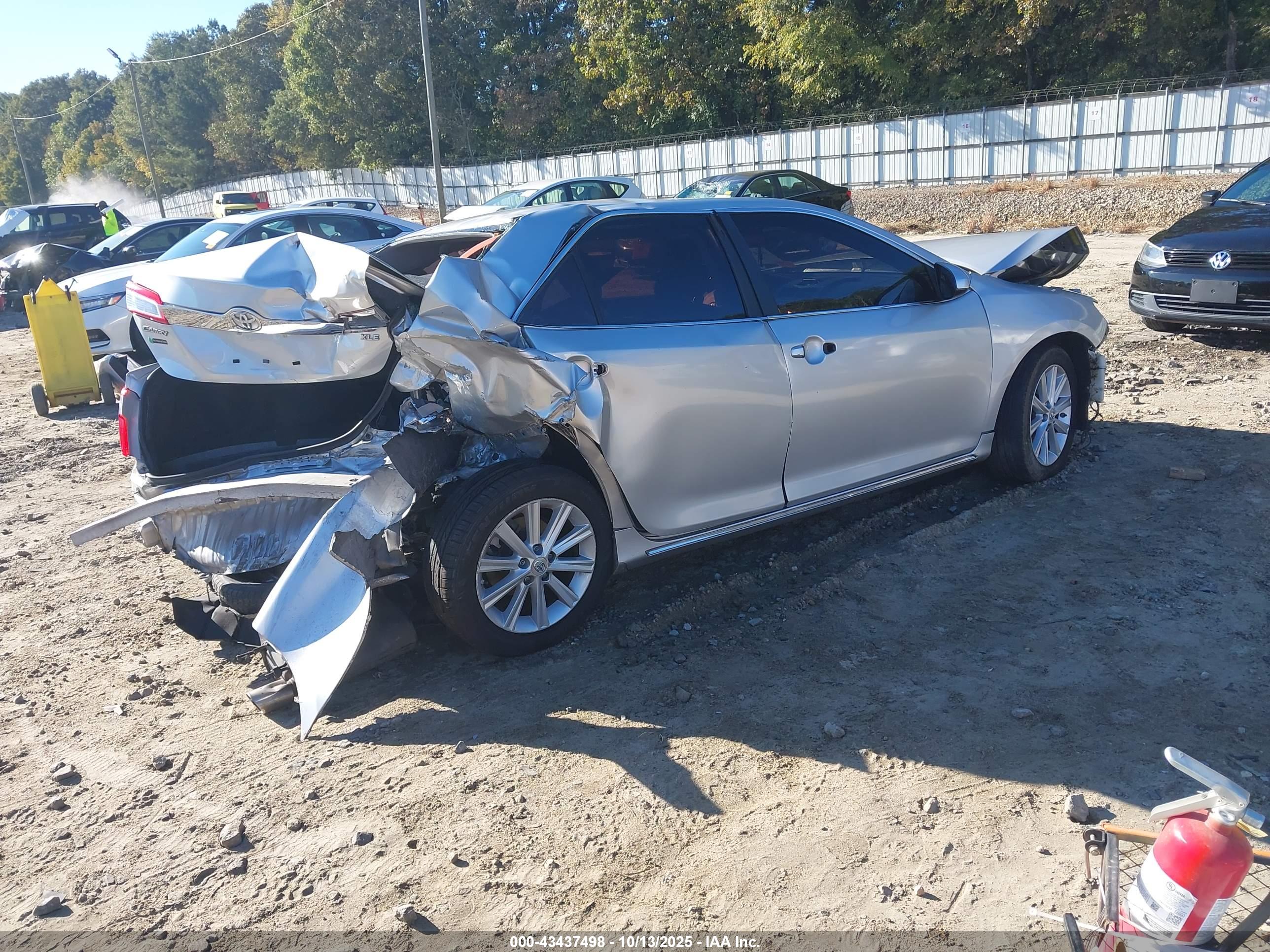 TOYOTA CAMRY image 4
