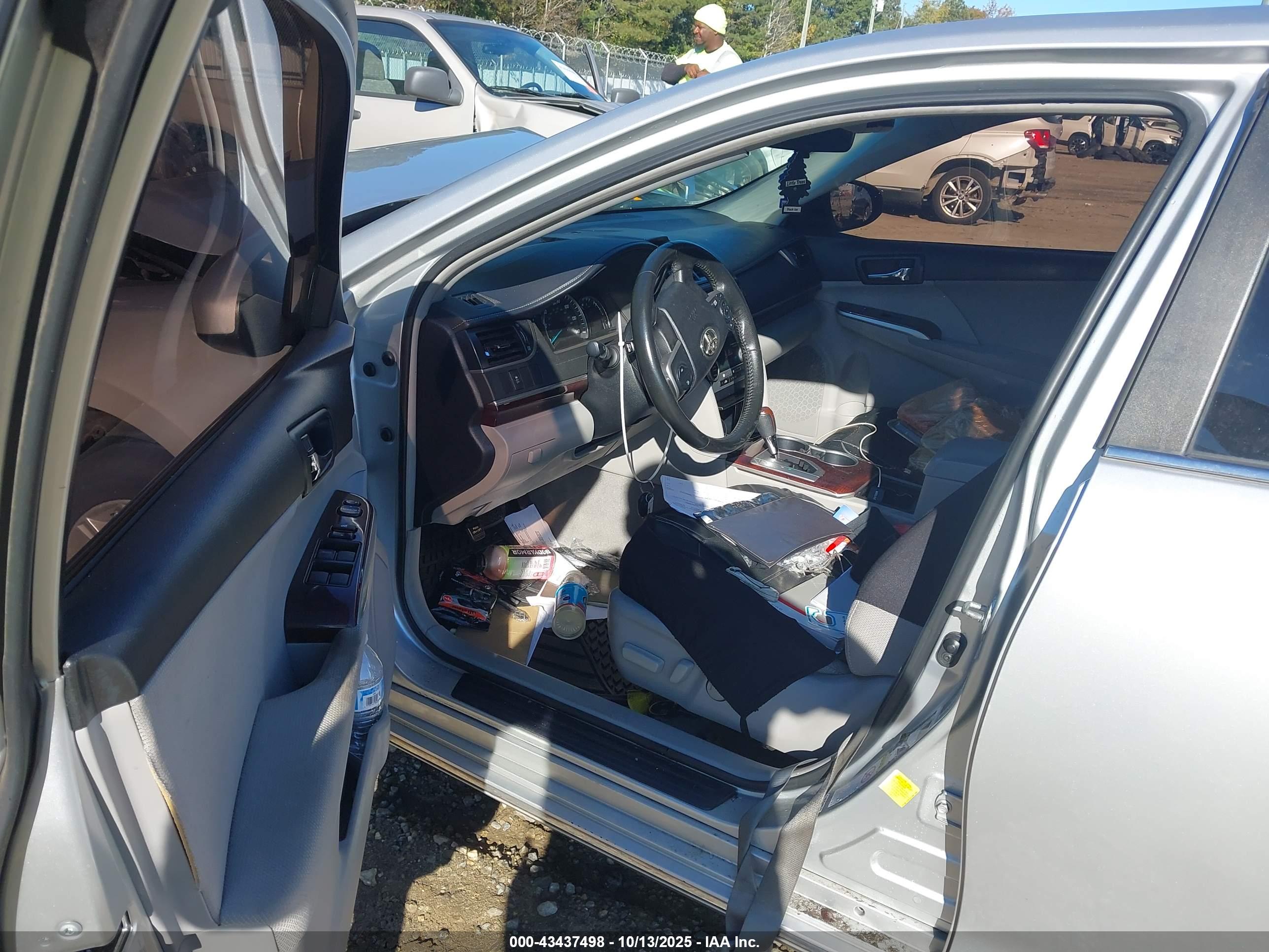 TOYOTA CAMRY image 5