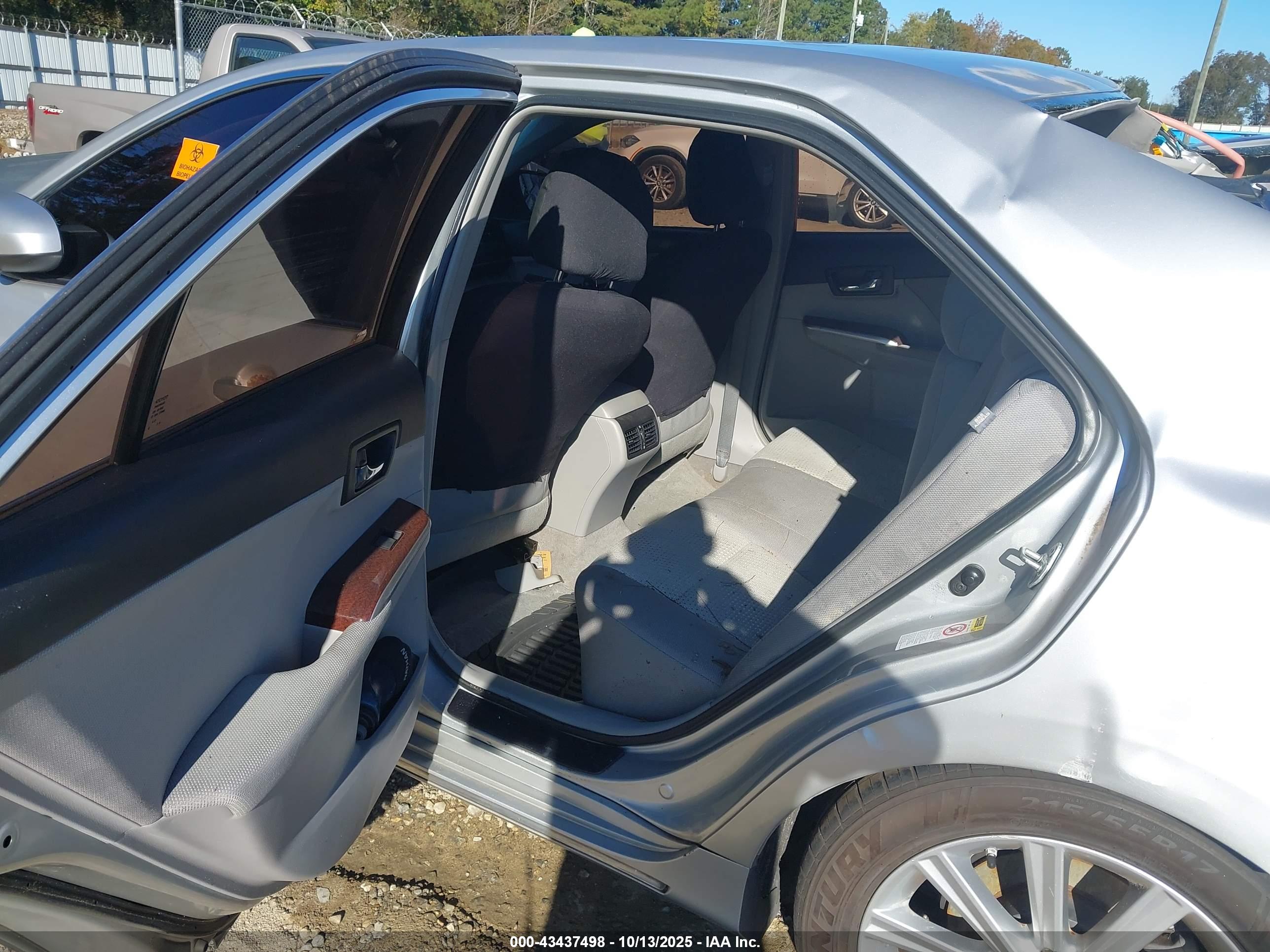 TOYOTA CAMRY image 8