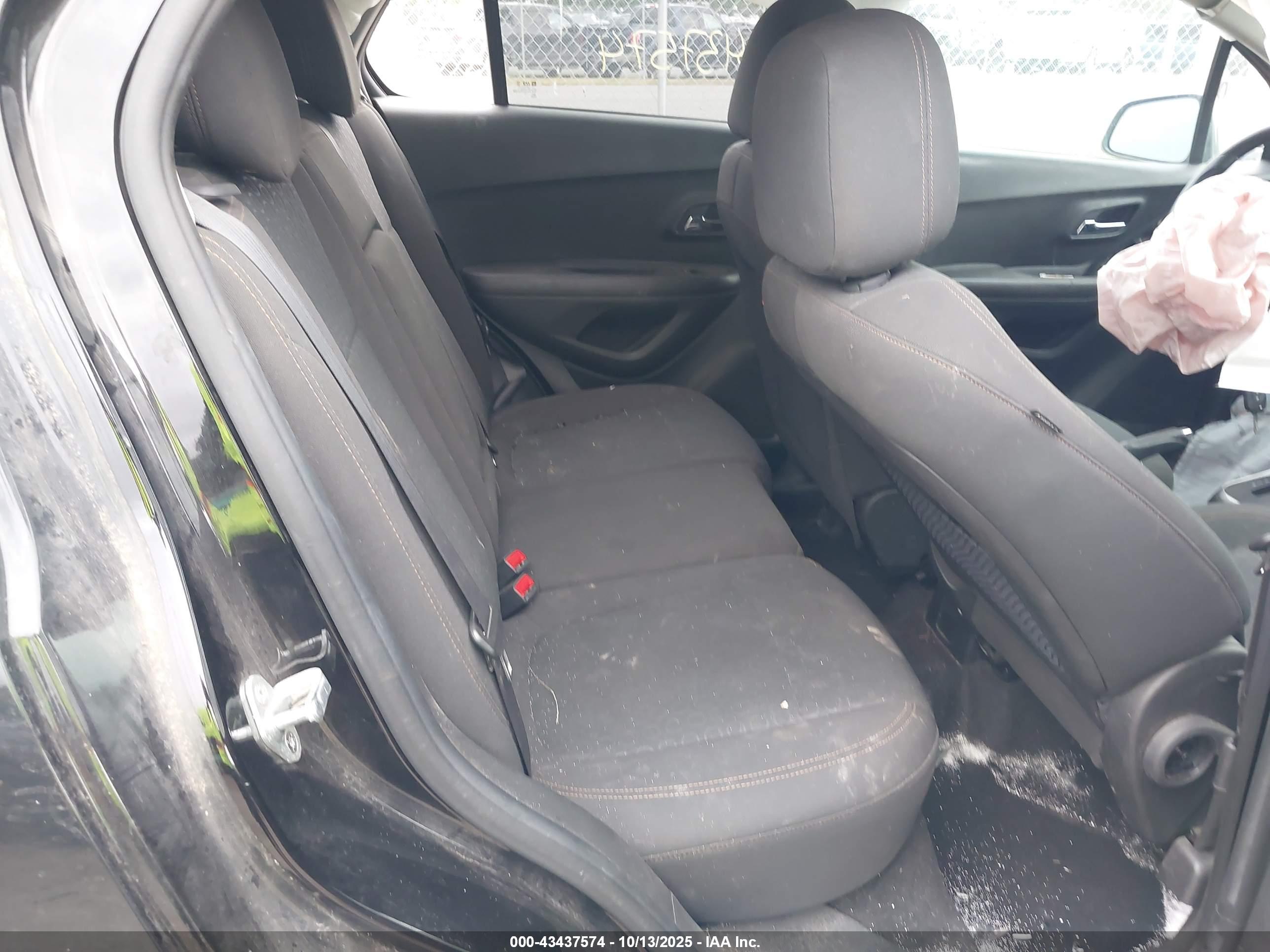 CHEVROLET TRAX image 8