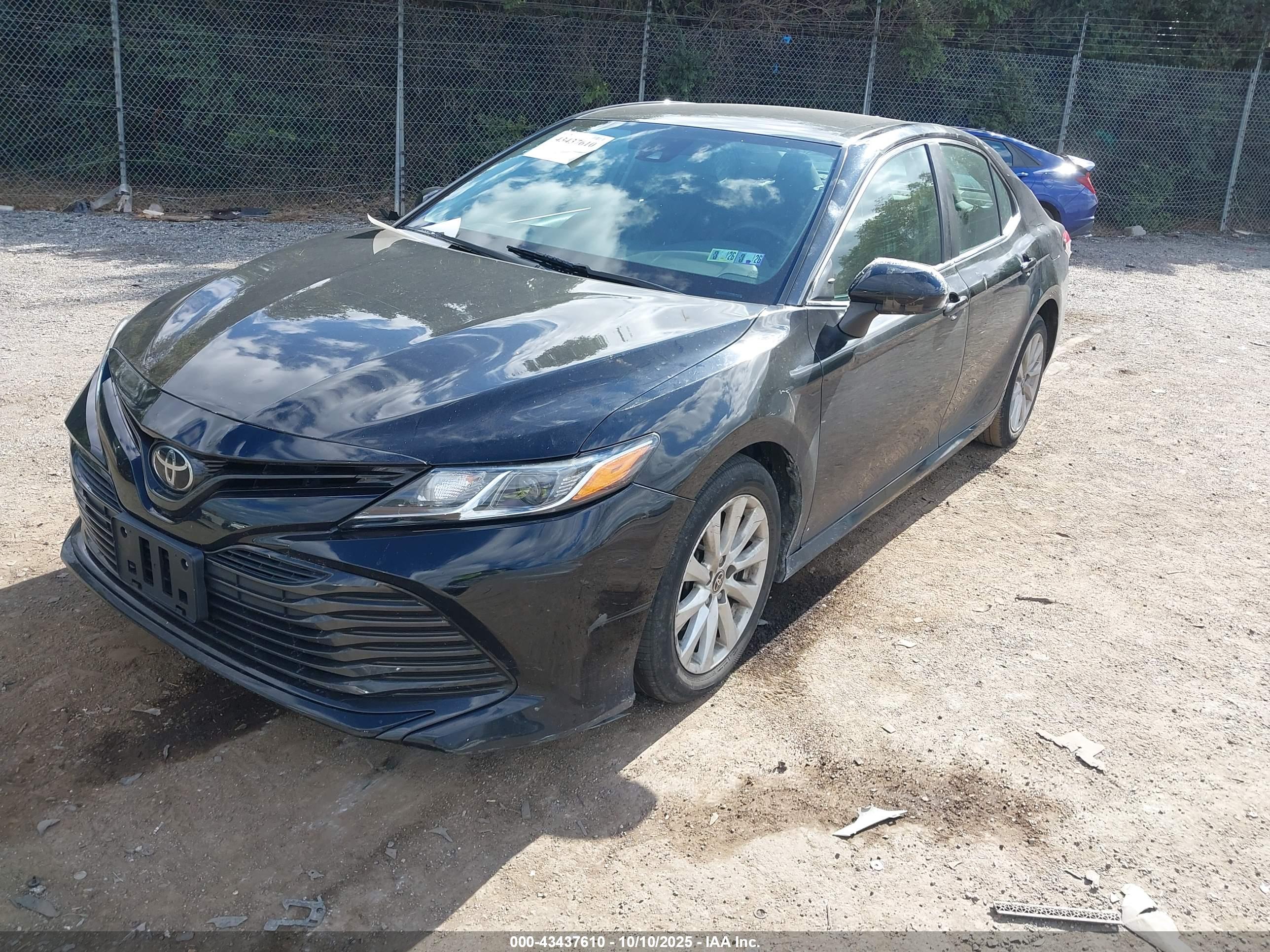 TOYOTA CAMRY image 2