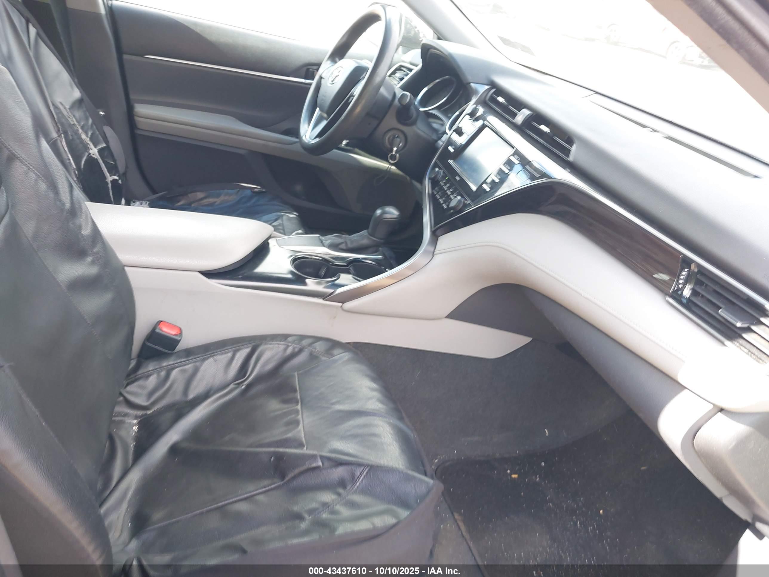 TOYOTA CAMRY image 5