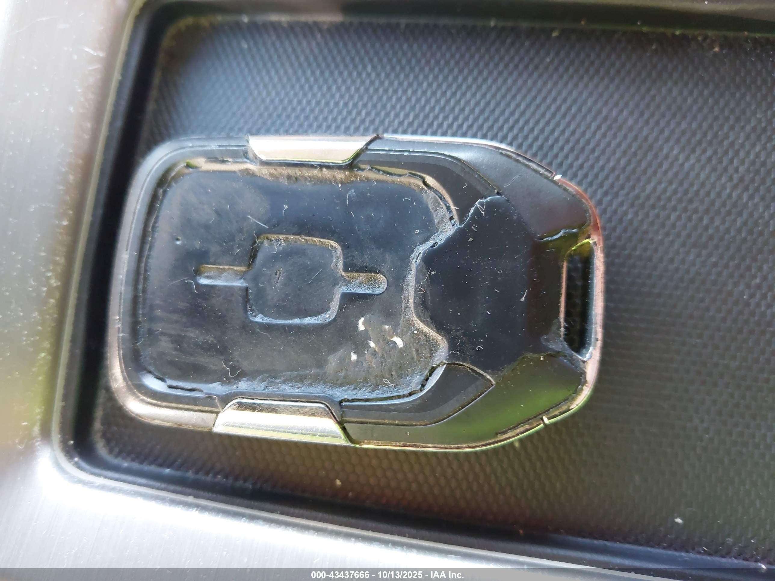 GMC YUKON image 11