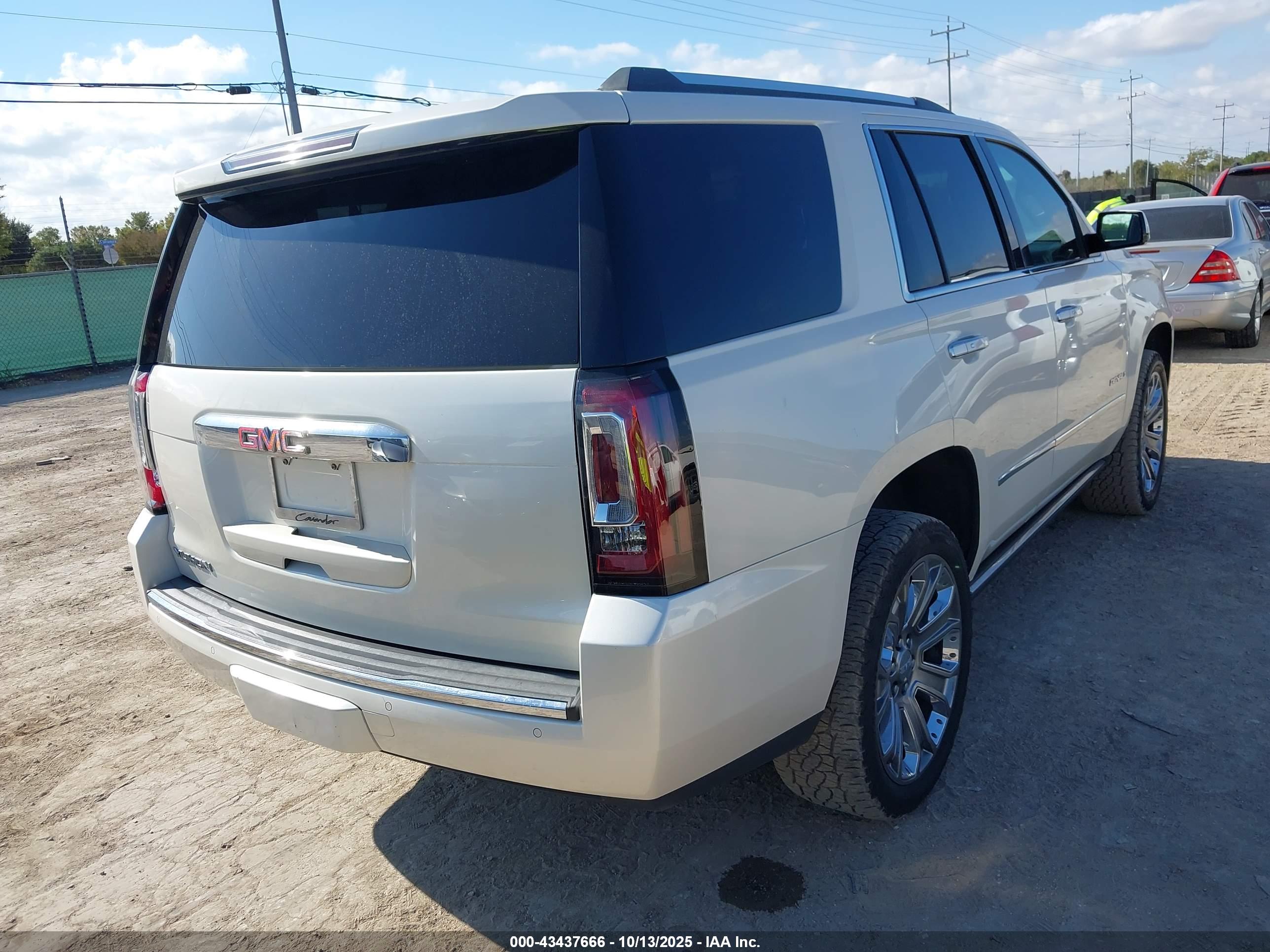 GMC YUKON image 4