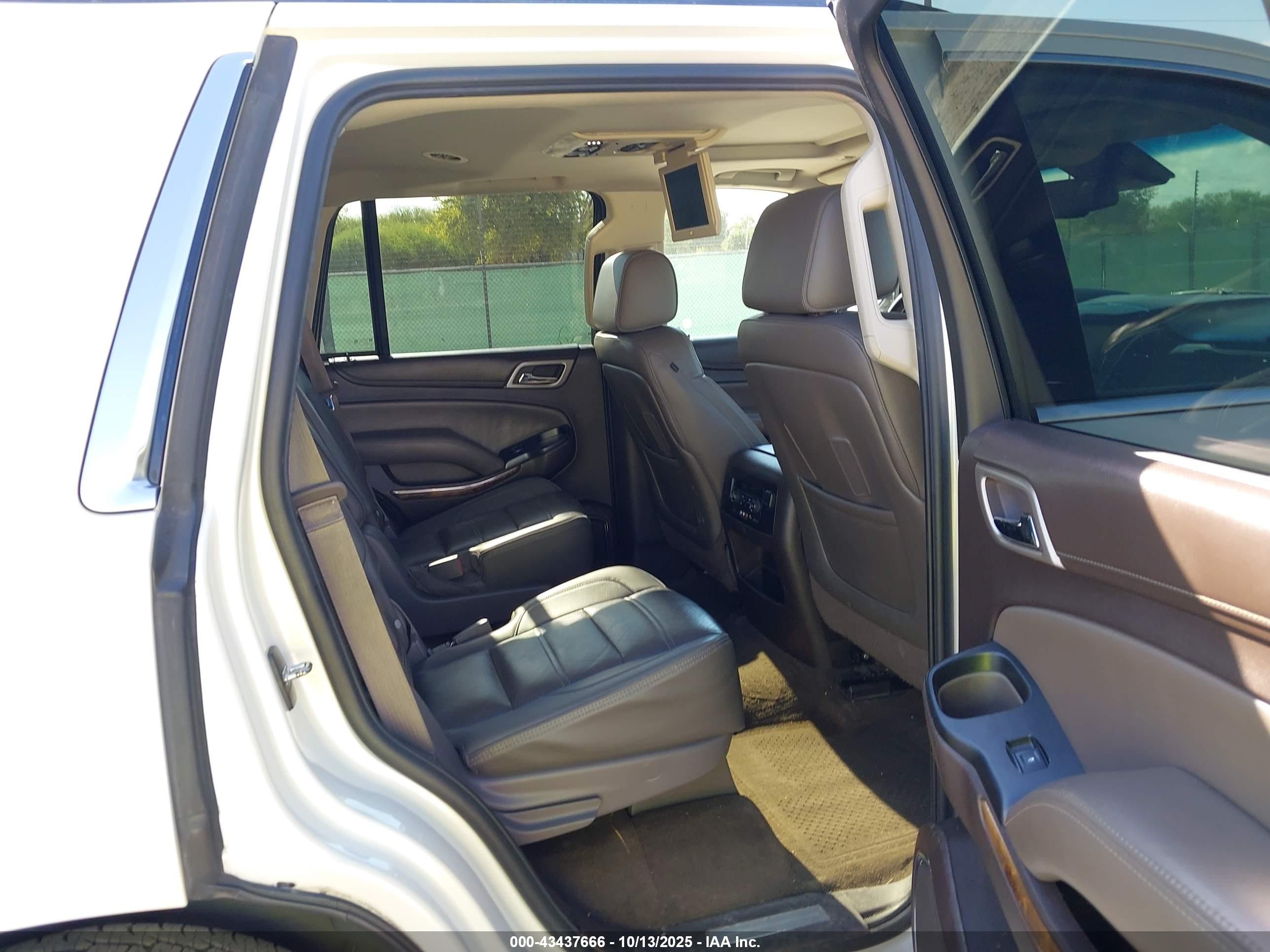 GMC YUKON image 8