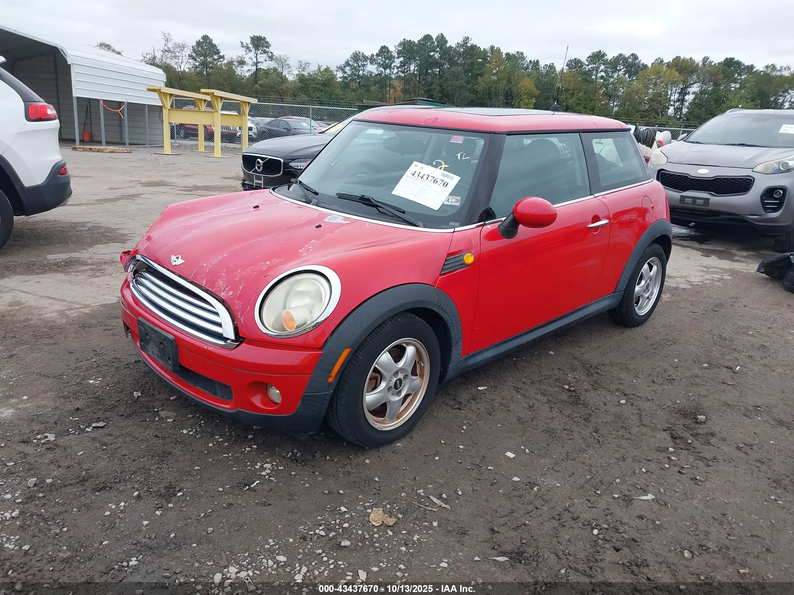 MINI COOPER image 2