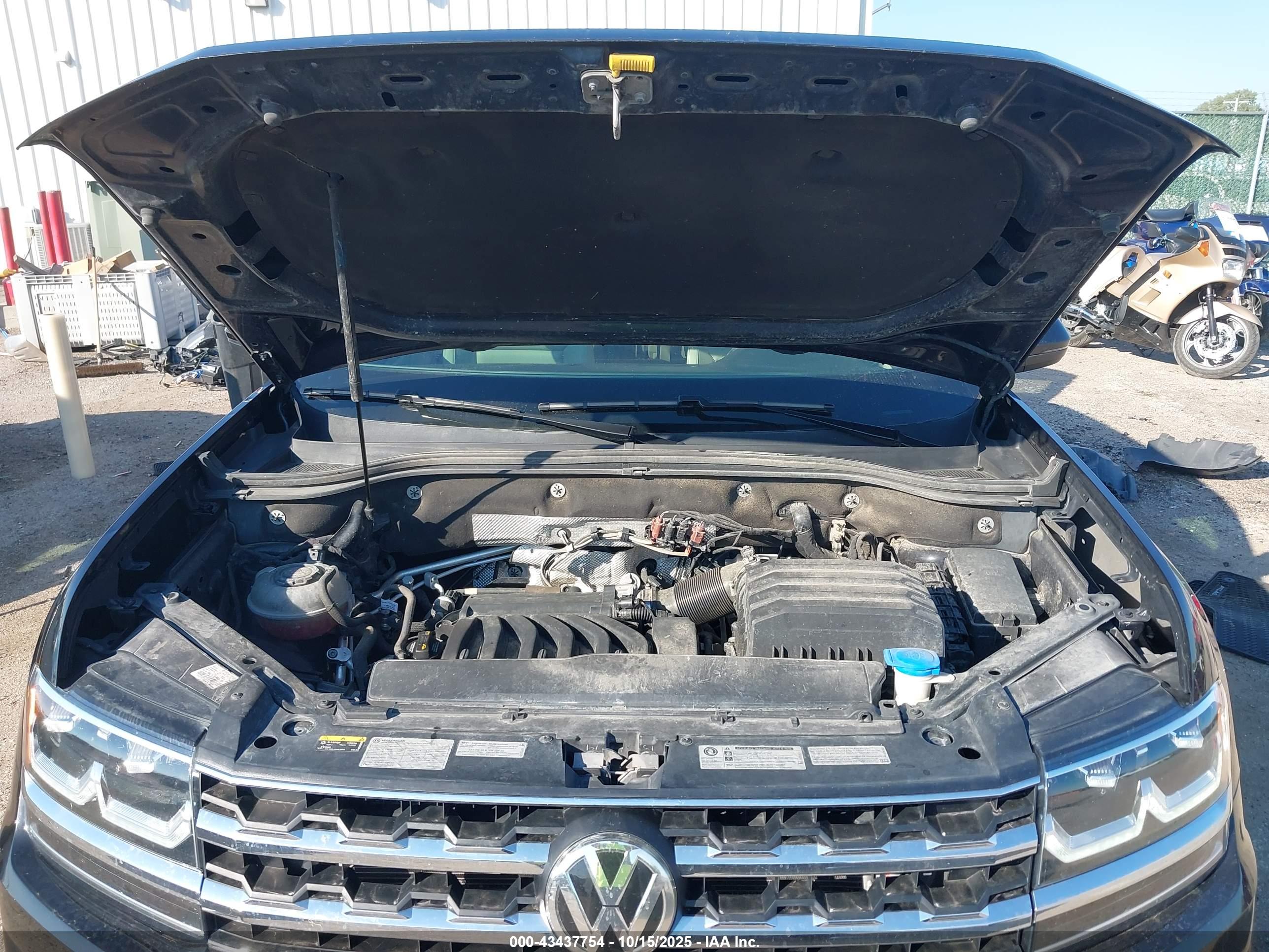 VOLKSWAGEN ATLAS image 10